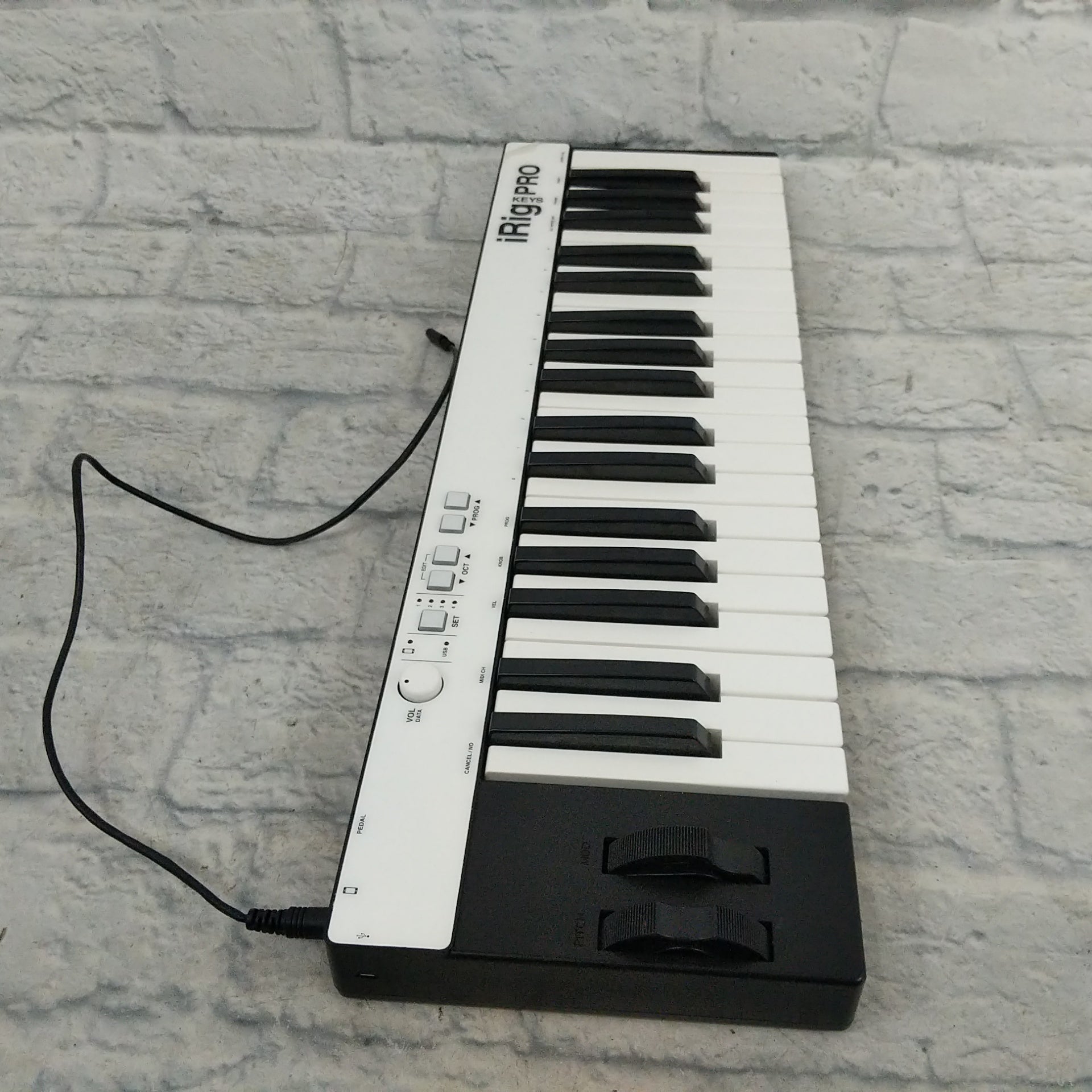 IK Multimedia iRig Pro Keys Full Size MIDI Keyboard