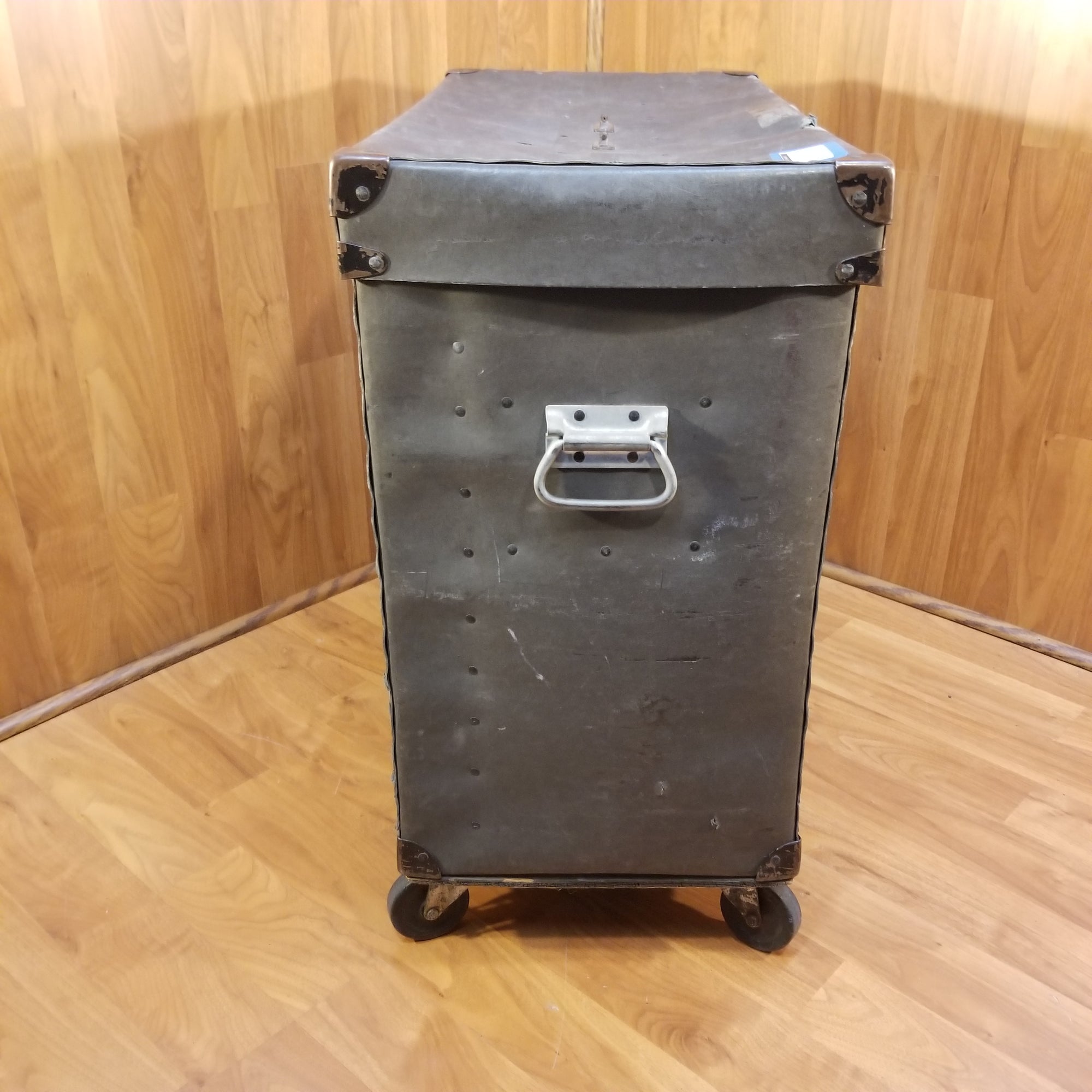 Vintage Fiber Drum Hardware Trap Case w Wheels 27x23x13