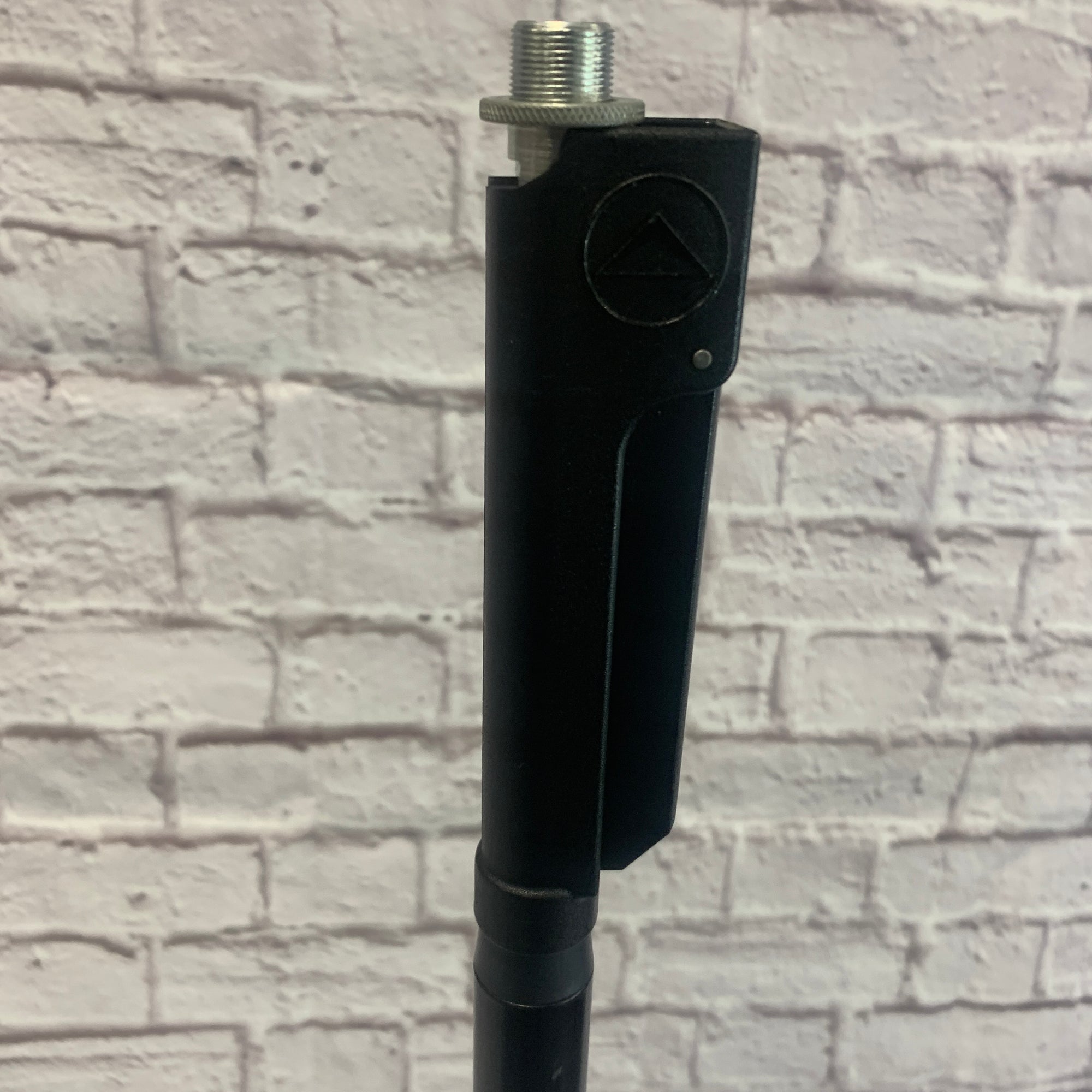 Ultimate Support LIVE-MC-66B w. One Hand Adjustment Straight Mic Stand