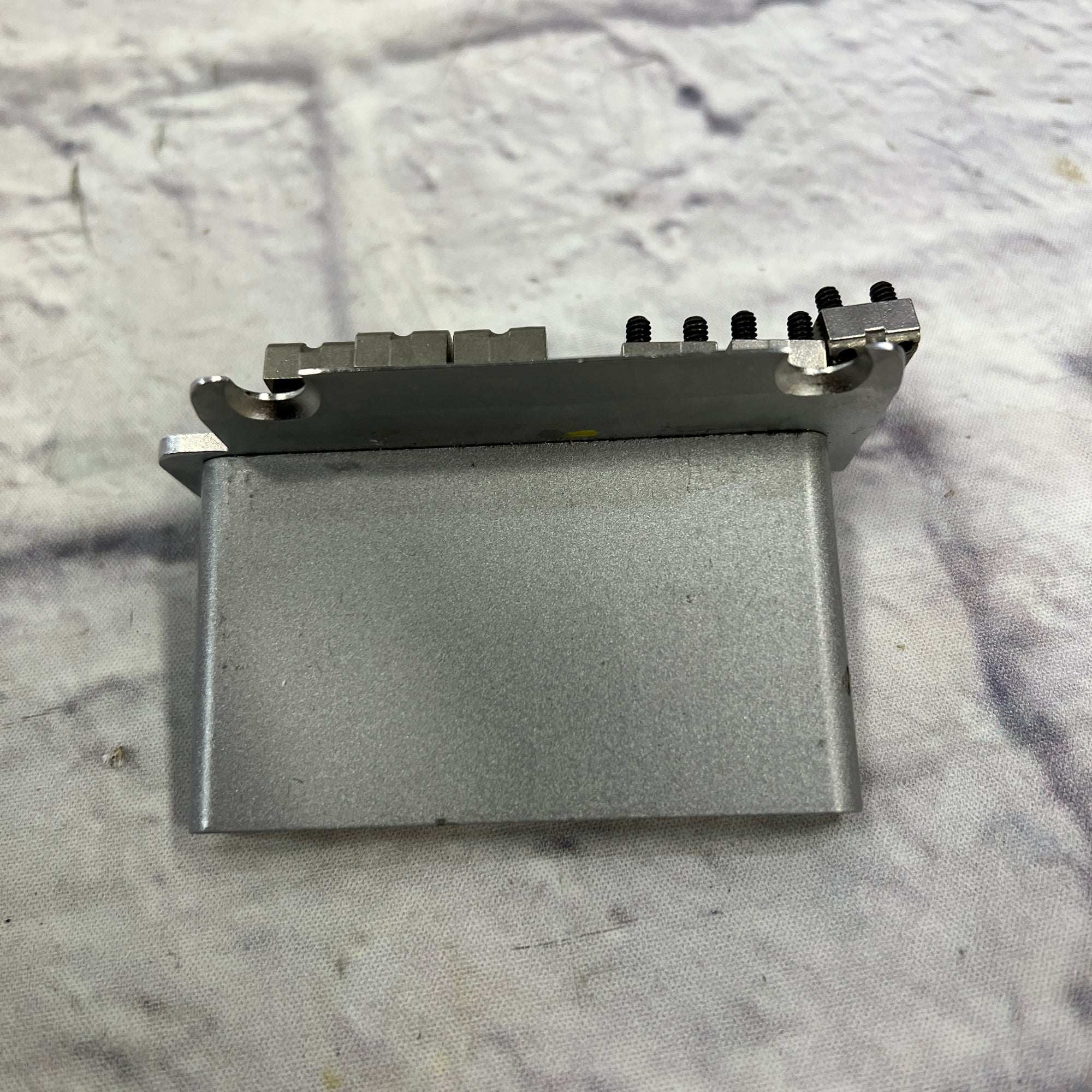 Fender American Standard Tremolo Bridge 86-07 0992050000