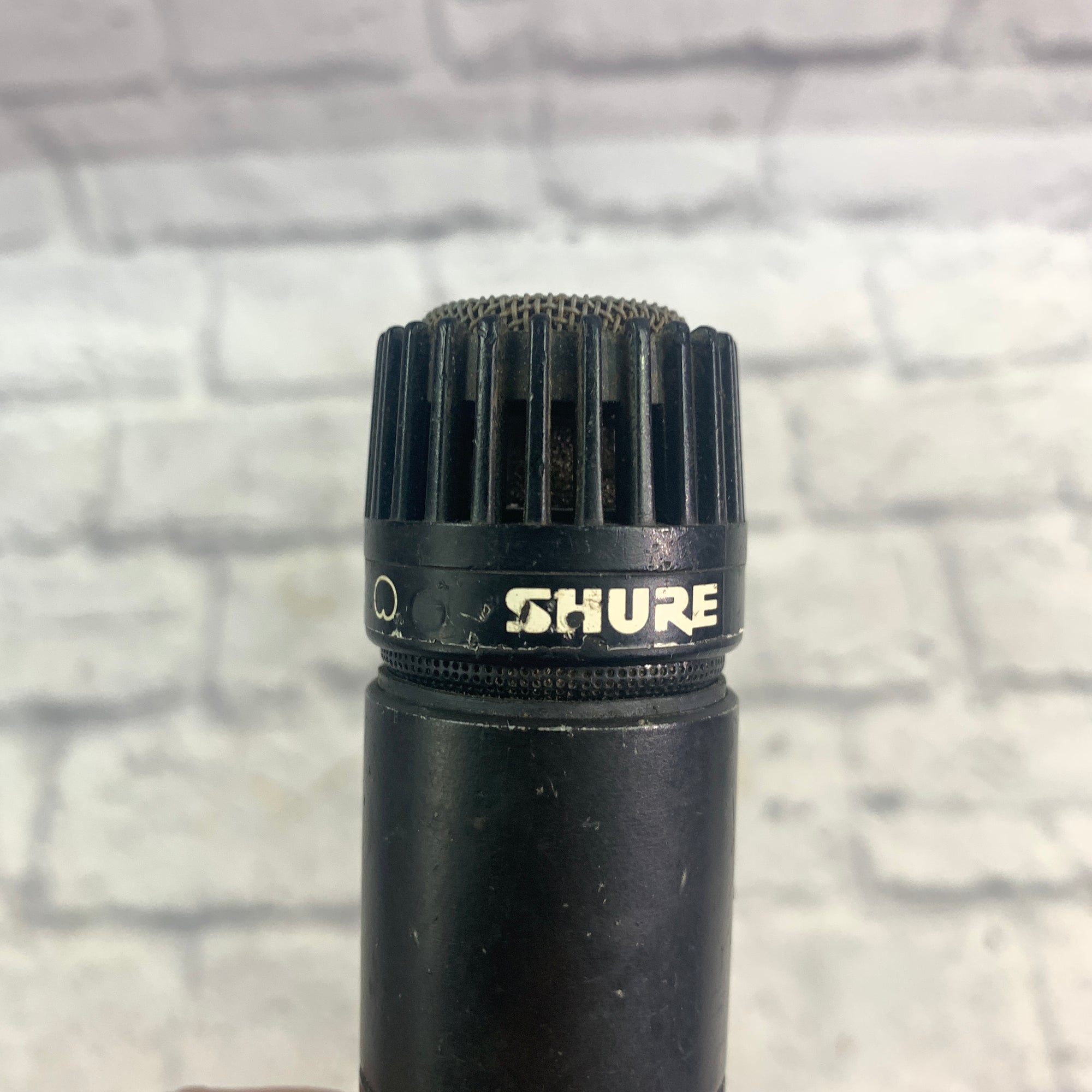 Shure SM57 Dynamic Microphone - Evolution Music Shure SM57 Dynamic Microphone - Evolution Music