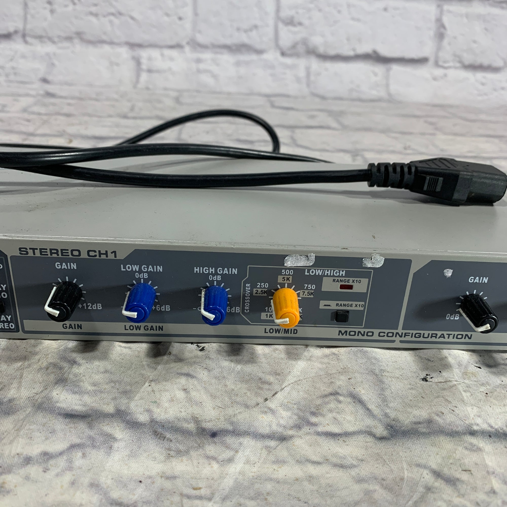 Peavey 23XO Rack Crossover - Evolution Music