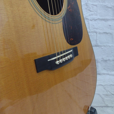 Martin Vintage Series HD28V with Case