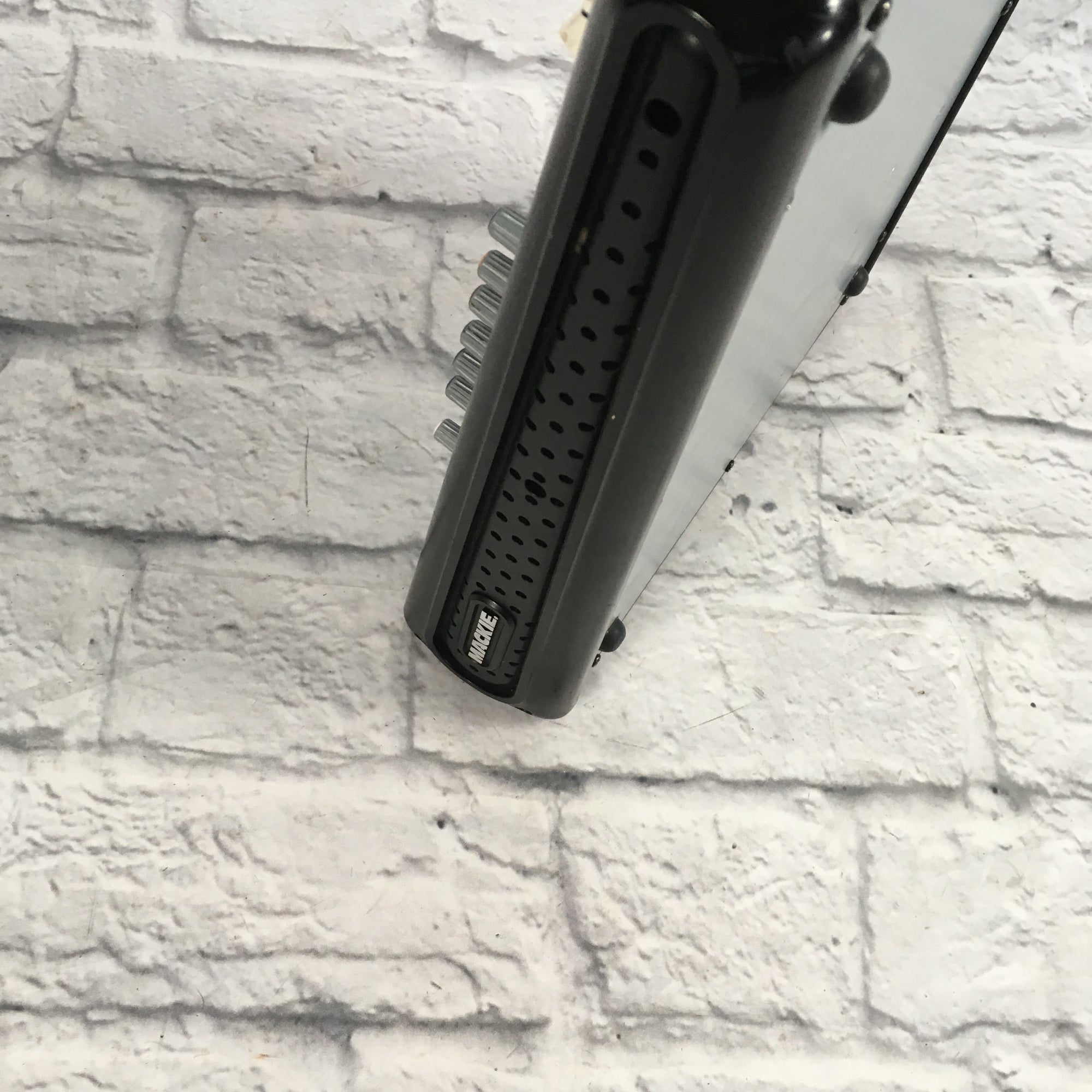 Mackie PROFX8 Professional Mic/Line Mixer with FX