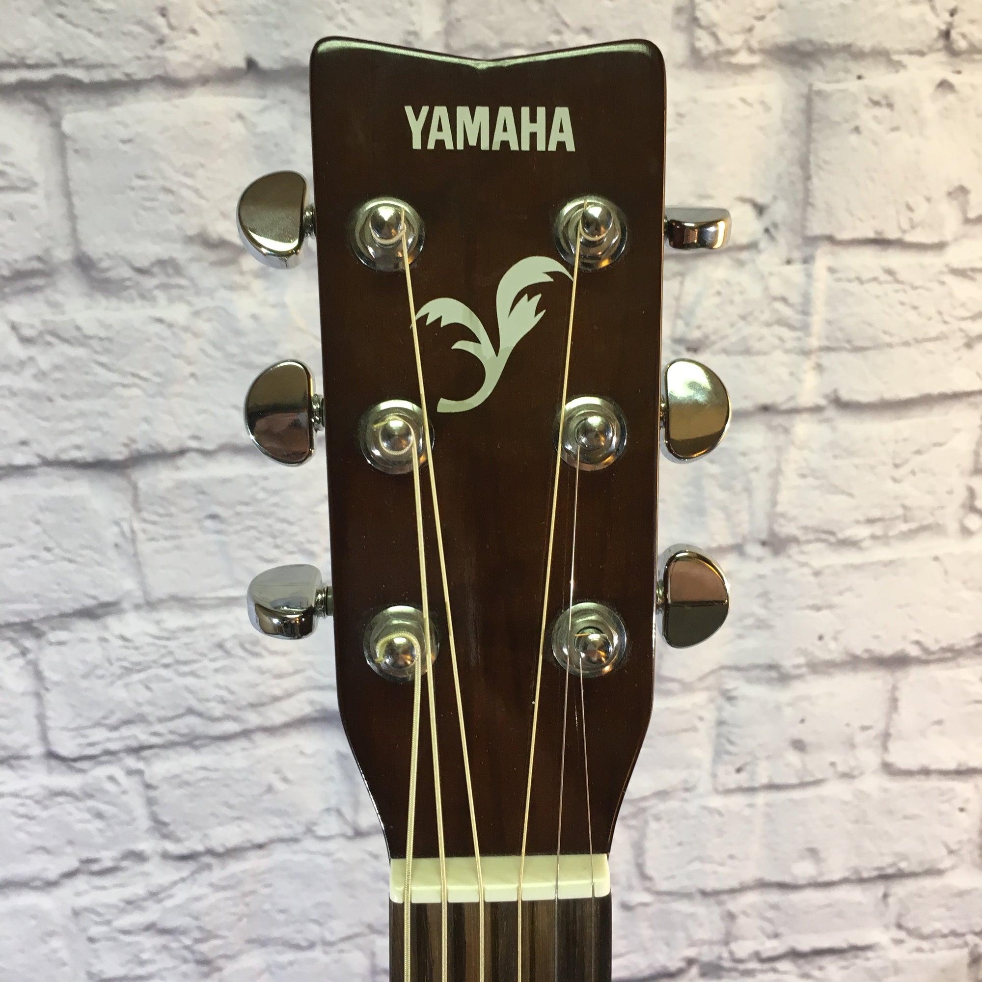 Yamaha F325 Dreadnaught Acoustic Guitar