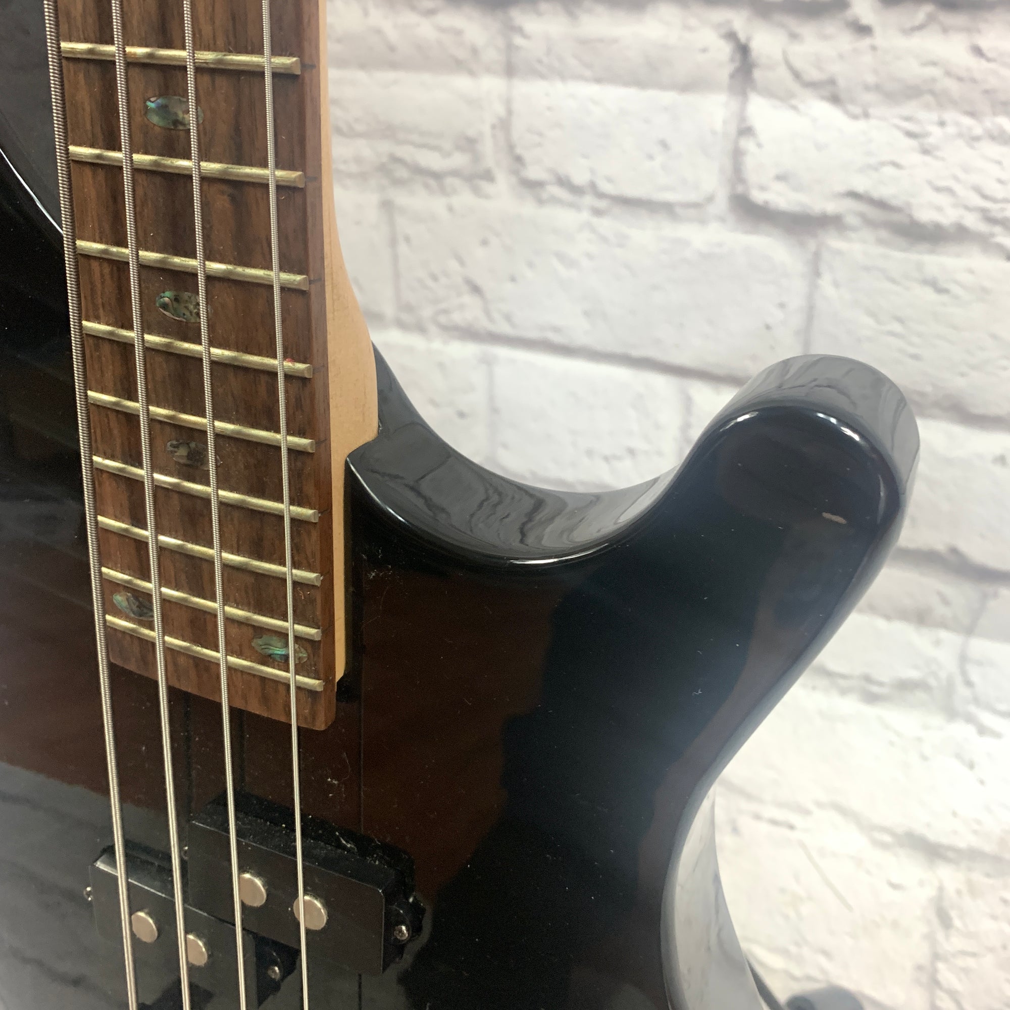 Mitchell MB200BK 4 String Bass
