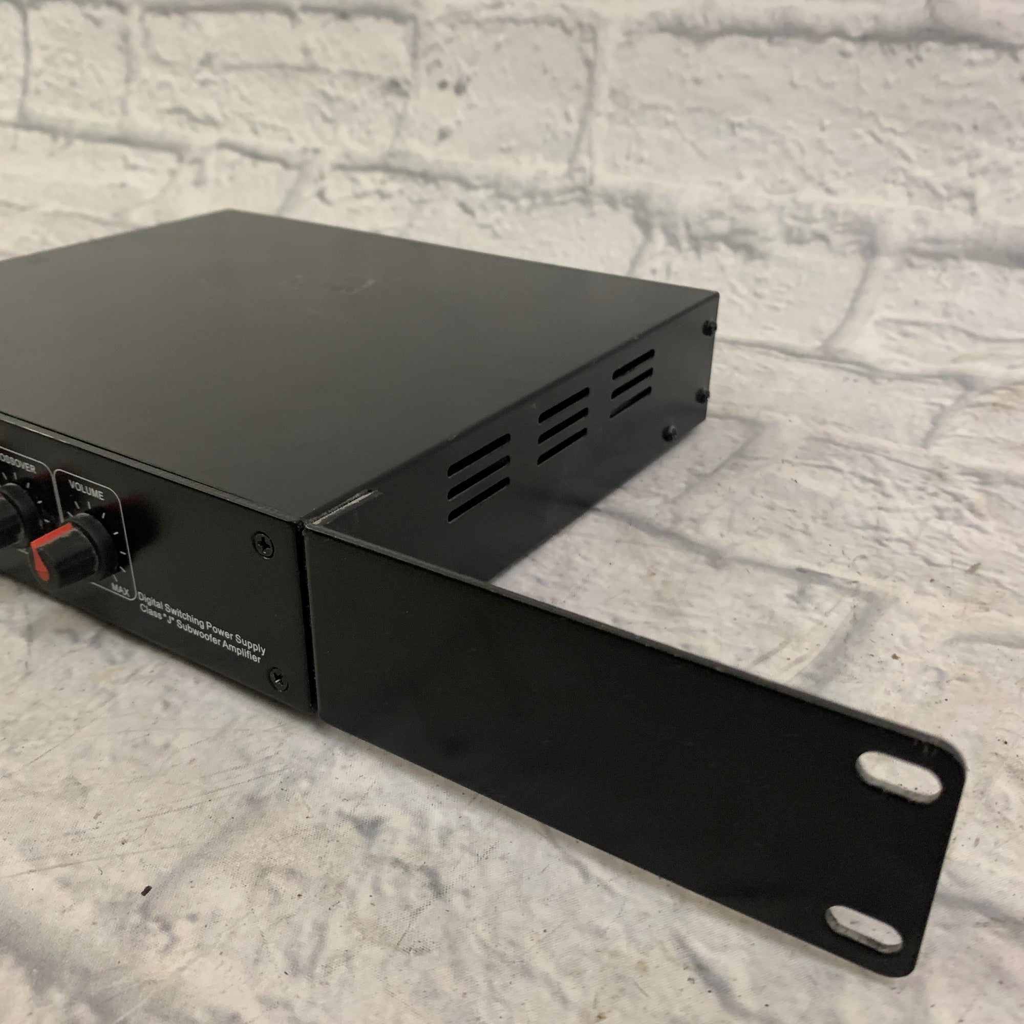 Earthquake Music XJ-300R Switching Power Supply Subwoofer Amplifer