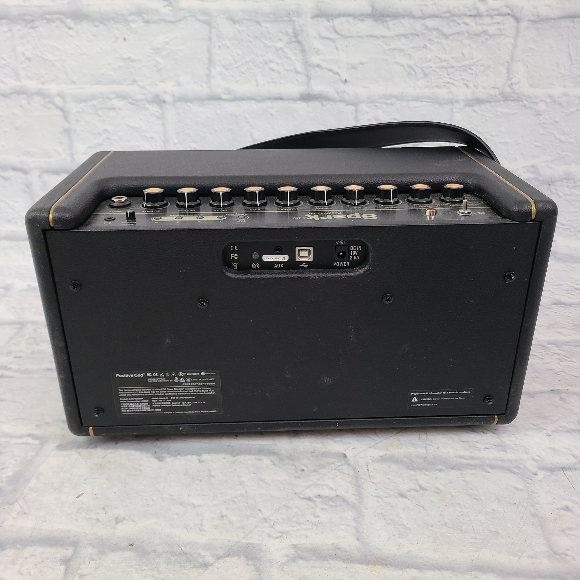 Positive Grid Spark 40 Guitar Combo