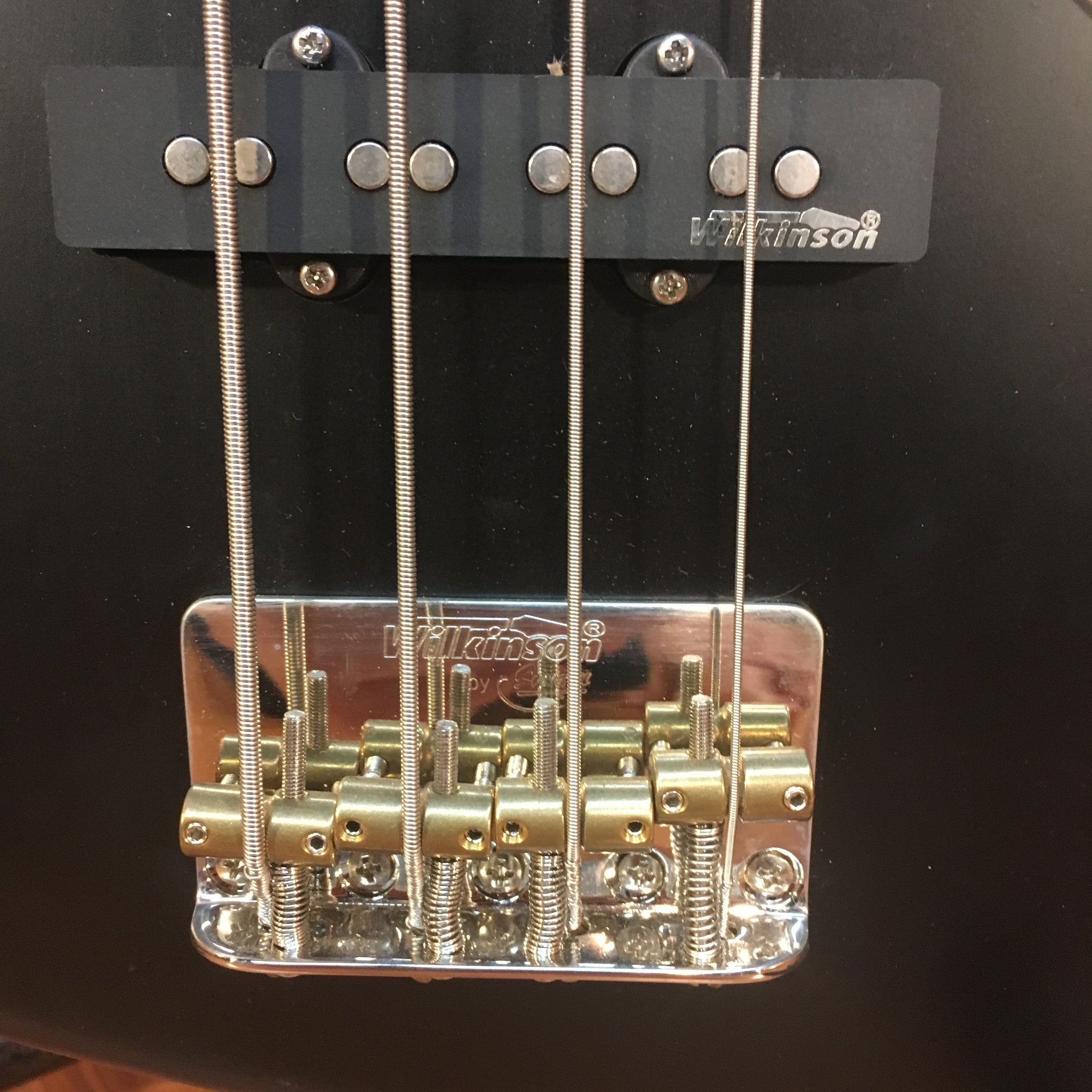 ** Vintage Icon V74MRBK Distressed Black Electric Jazz Bass