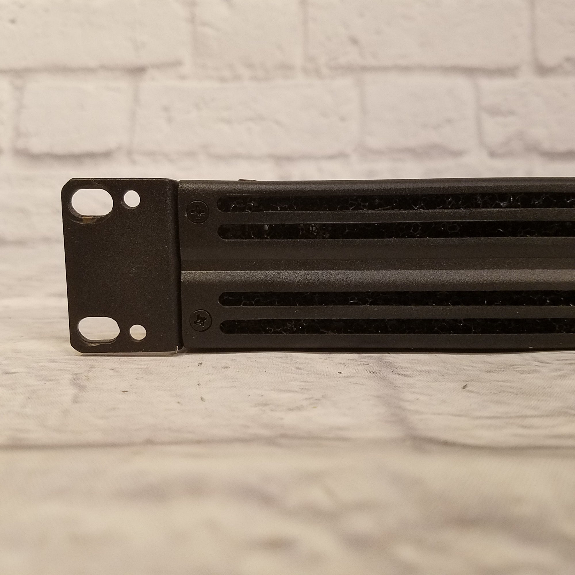 American Audio VLP-300 300w Power Amplifier (1 Channel Out)