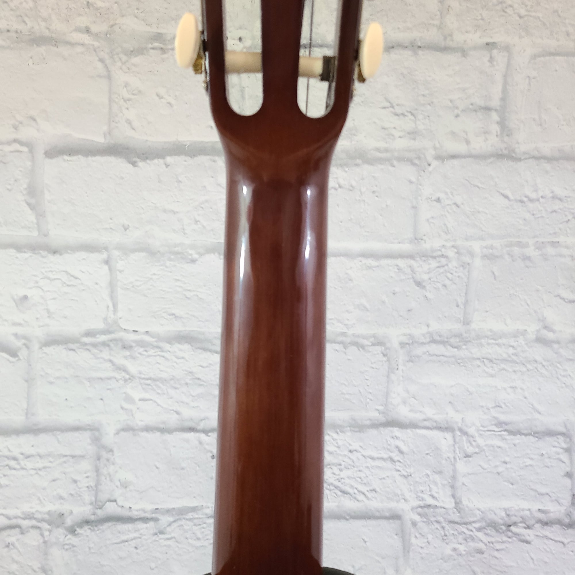 Yamaha C-40 Classical Acoustic Guitar w/ Chipboard Case