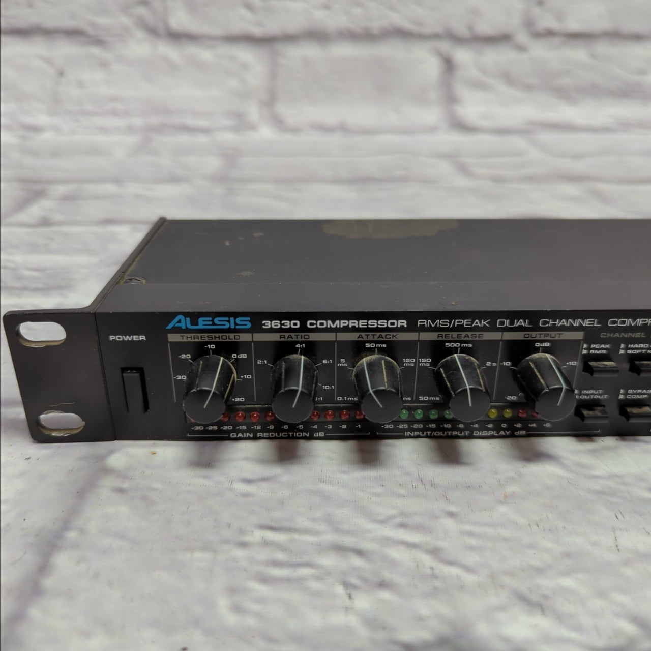 Alesis アレシス　3630 Compressor 現状品 Alesis 3630 Compressor ⋆ CUE Sale