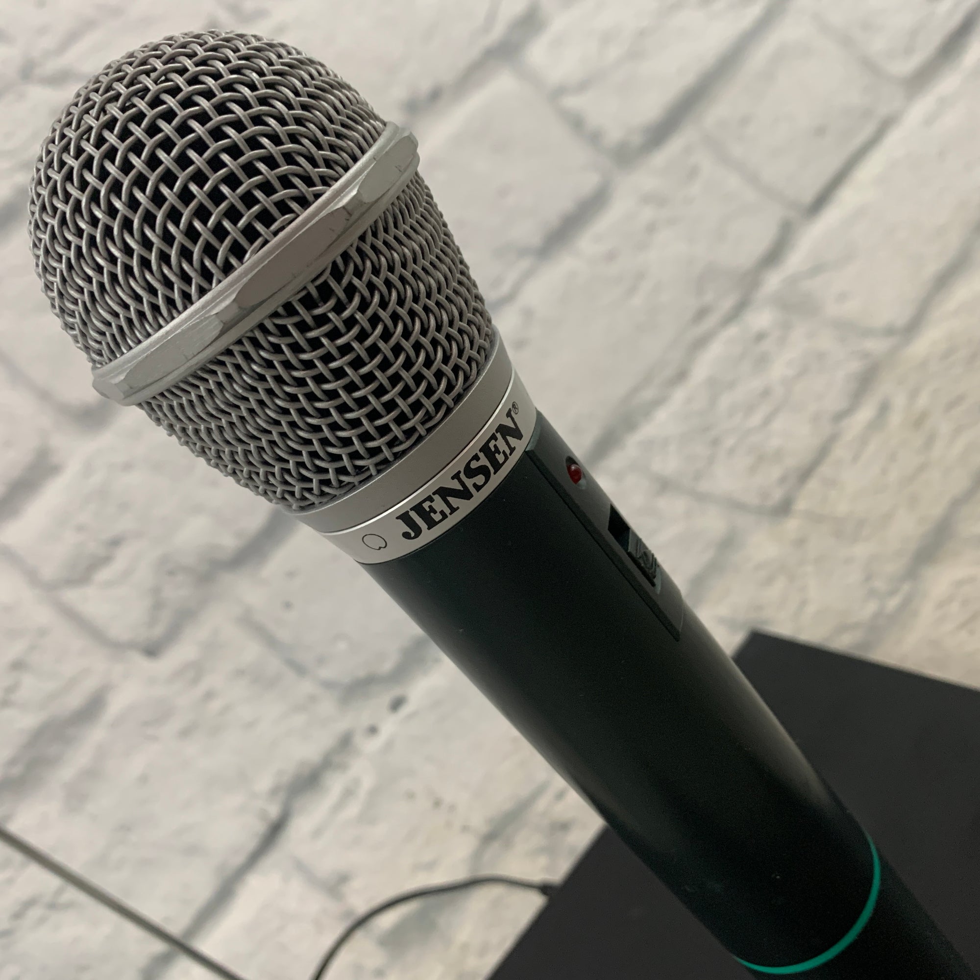 Jensen JW-201H Trudy Wireless Microphone System