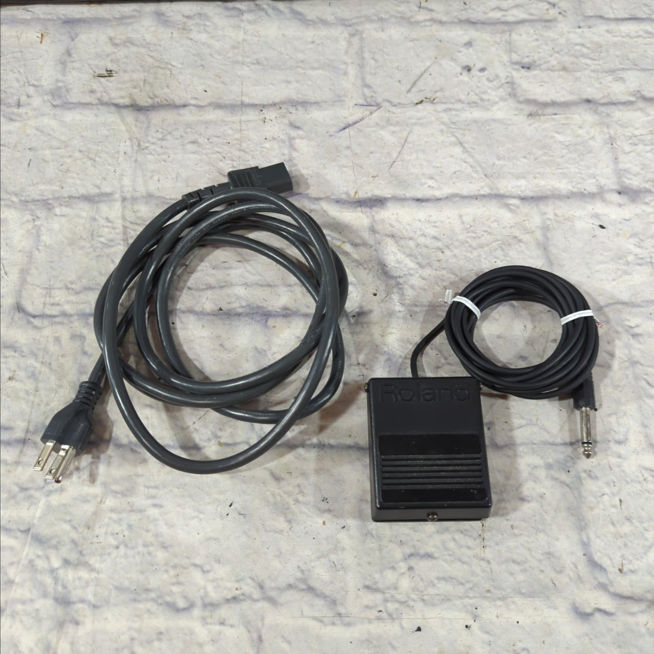 Vintage 1980s Roland HS-60 SynthPlus 60 Synthesizer with Case