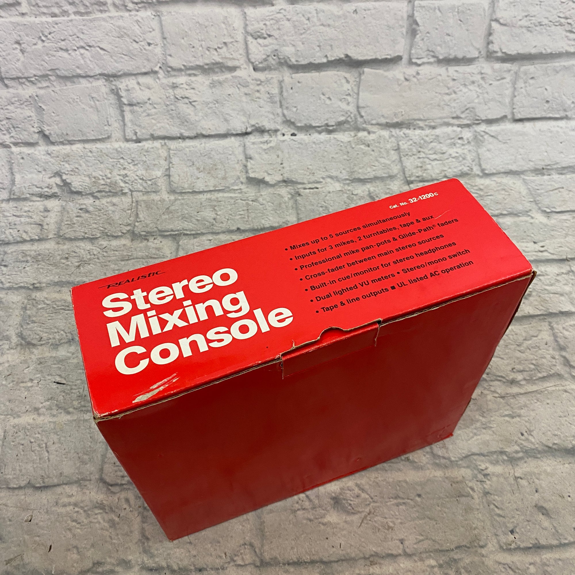 Realistic 32-1200C Stereo Mixing Console