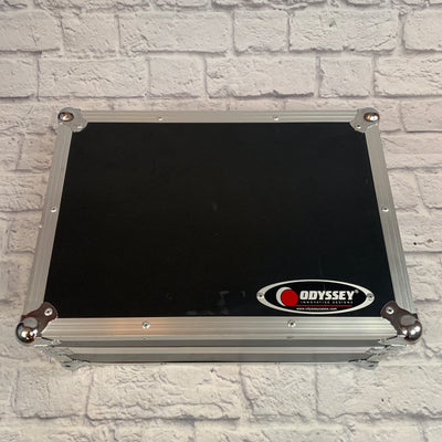 Pioneer DJM-700 with Odyssey Flight Case