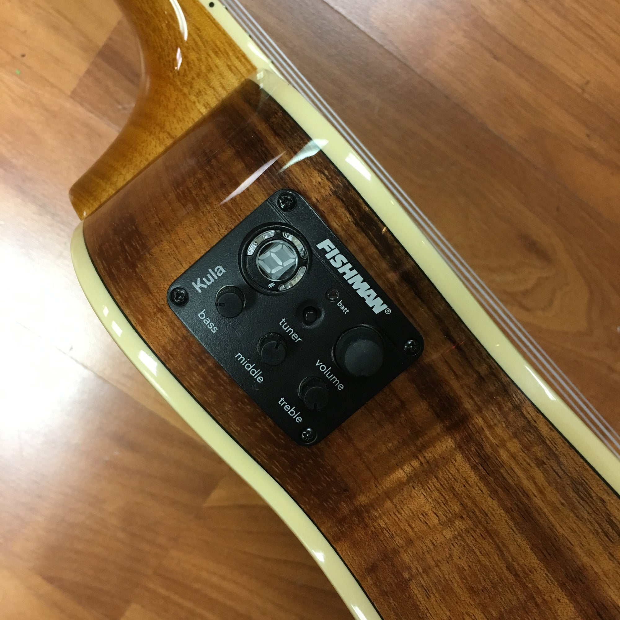 Mitchell MU-100CE Ukulele