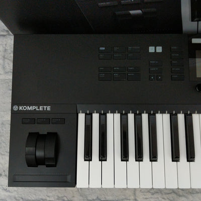 Native Instruments Komplete Kontrol S49 Smart Keyboard