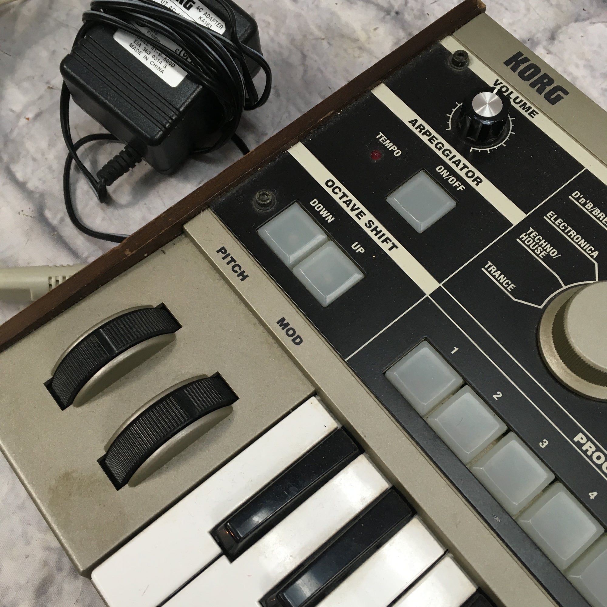 Korg Micro KORG Synthesizer w/ pwr supply and mic