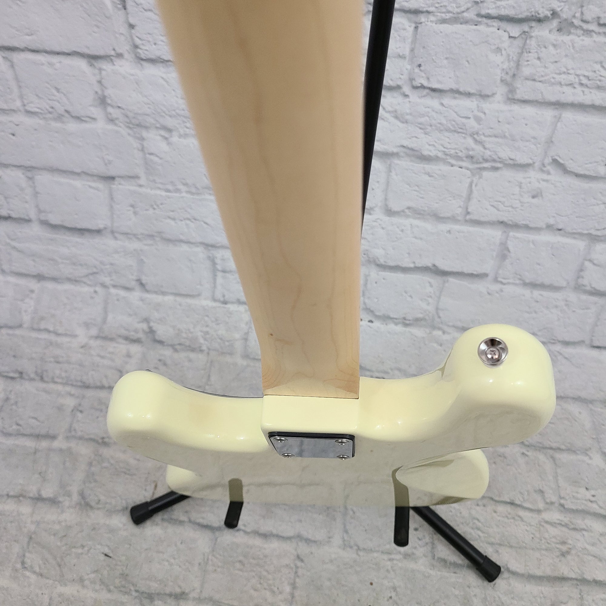 Nashville Guitar Works 225 Electric J Bass - Ivory