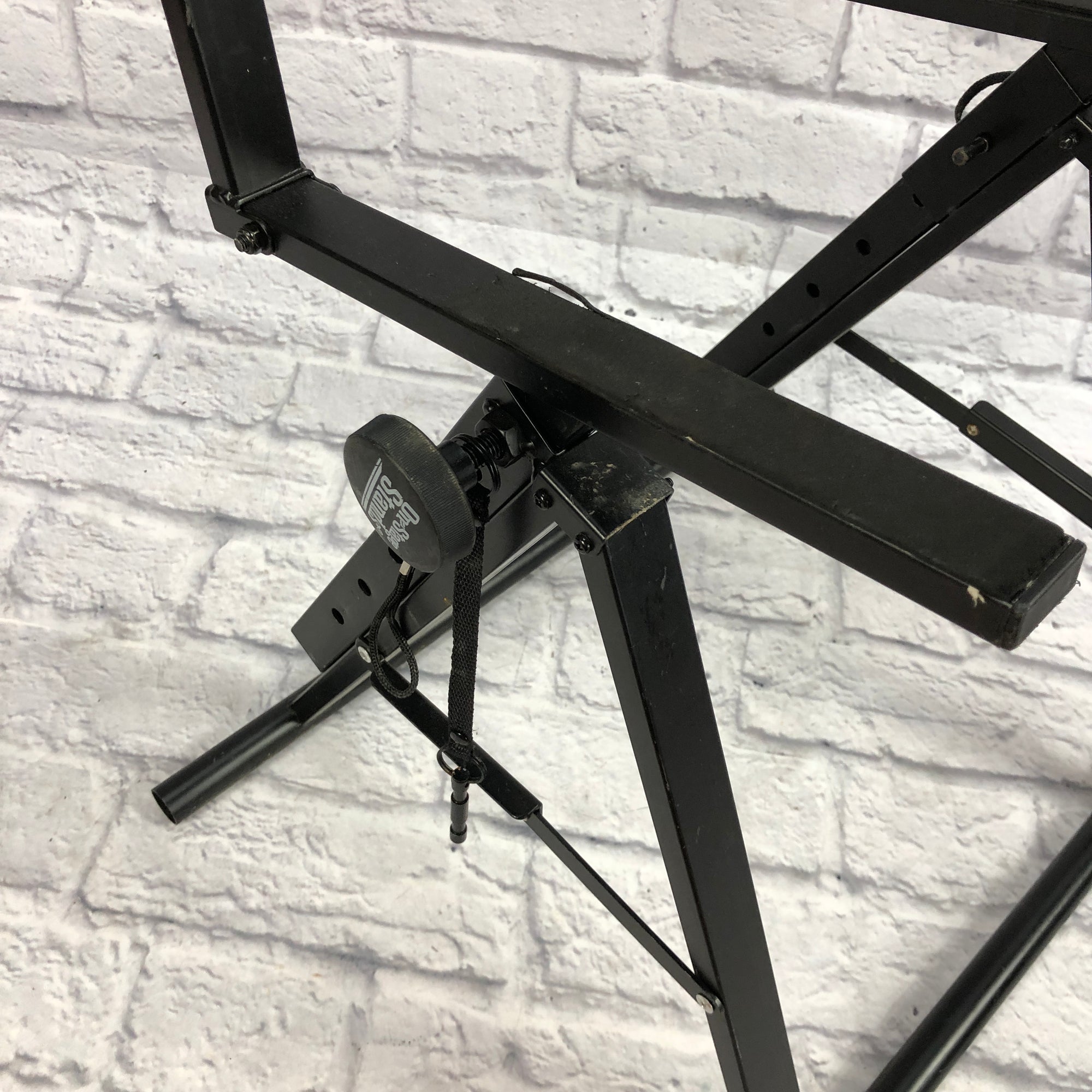 On Stage Tiltback Amp Stand