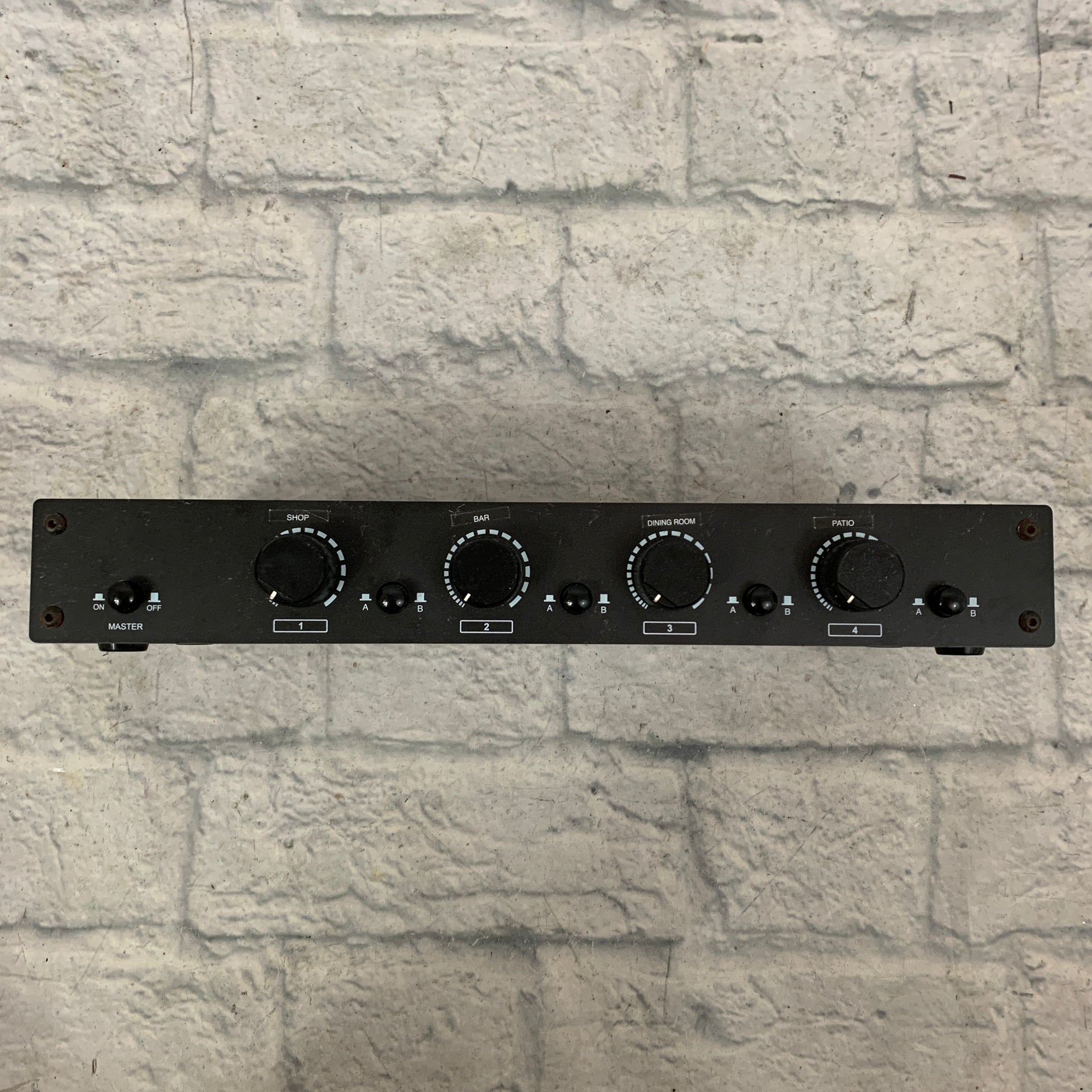 Four Zone Two Amp Speaker Selector