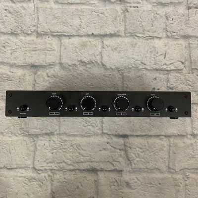 Four Zone Two Amp Speaker Selector