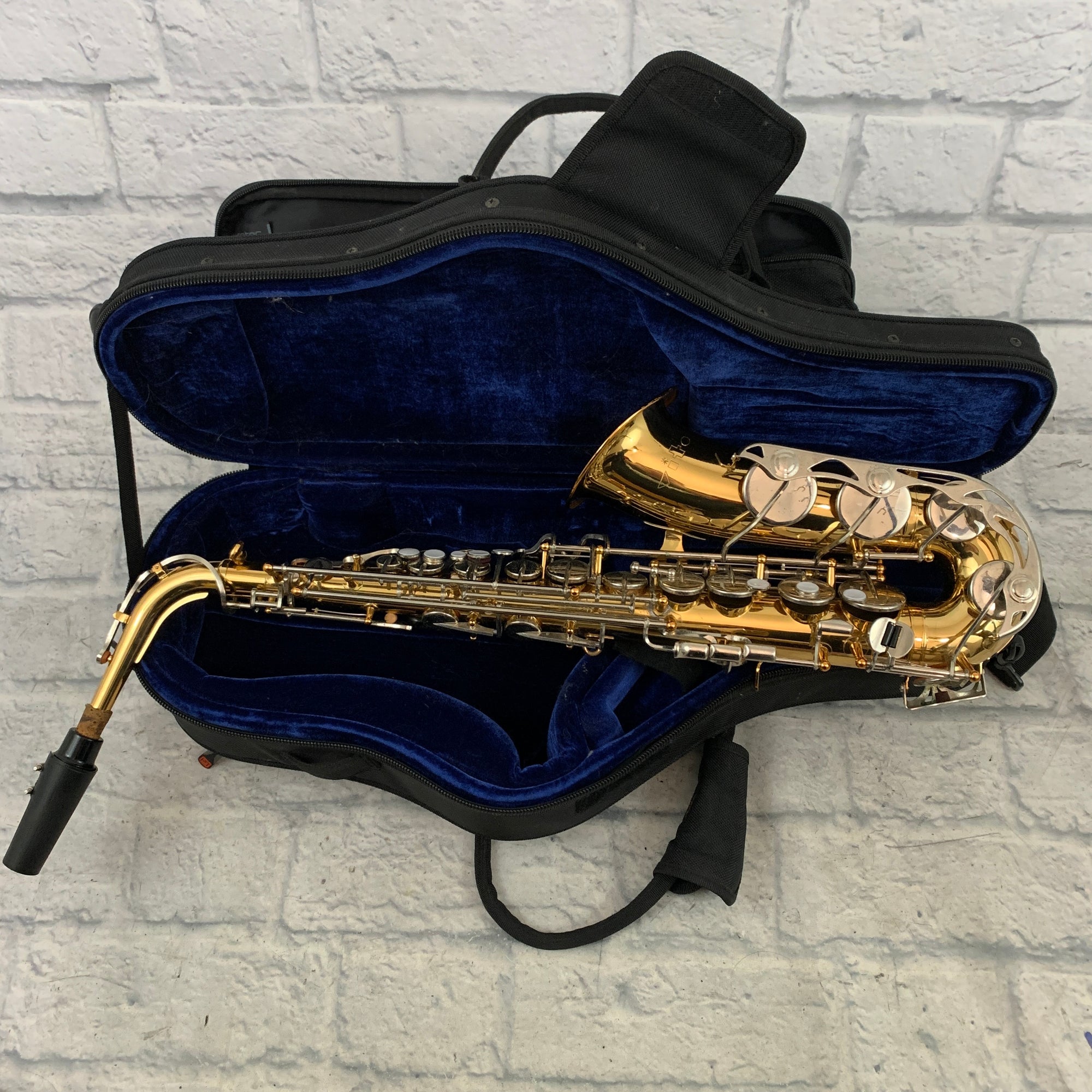 MIJ Vito Alto Saxophone w/ Pro-Tec Case