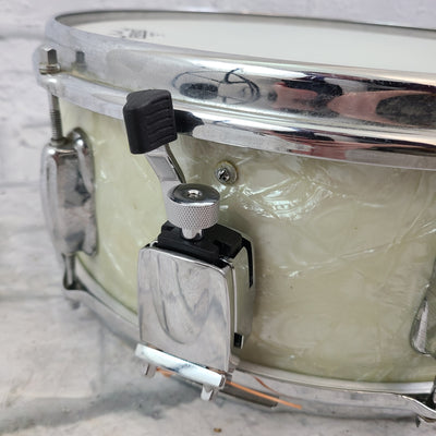 Slingerland Student Deluxe 5.5x 14 6 lug Snare White Marine Pearl
