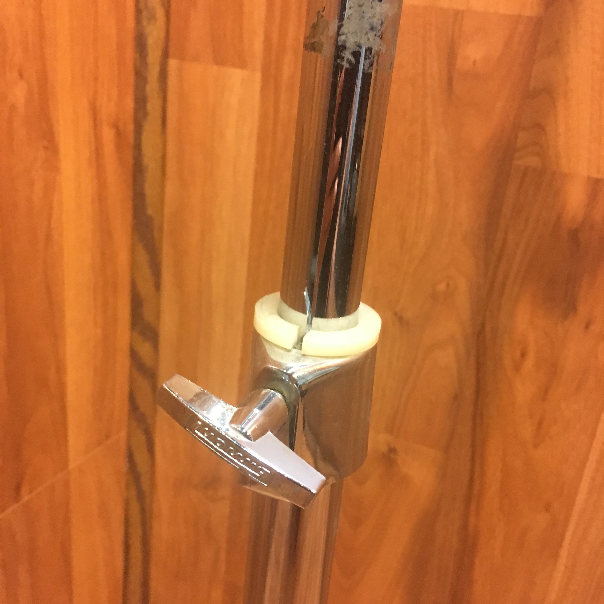 Ludwig Straight Cymbal Stand (missing leg nut)