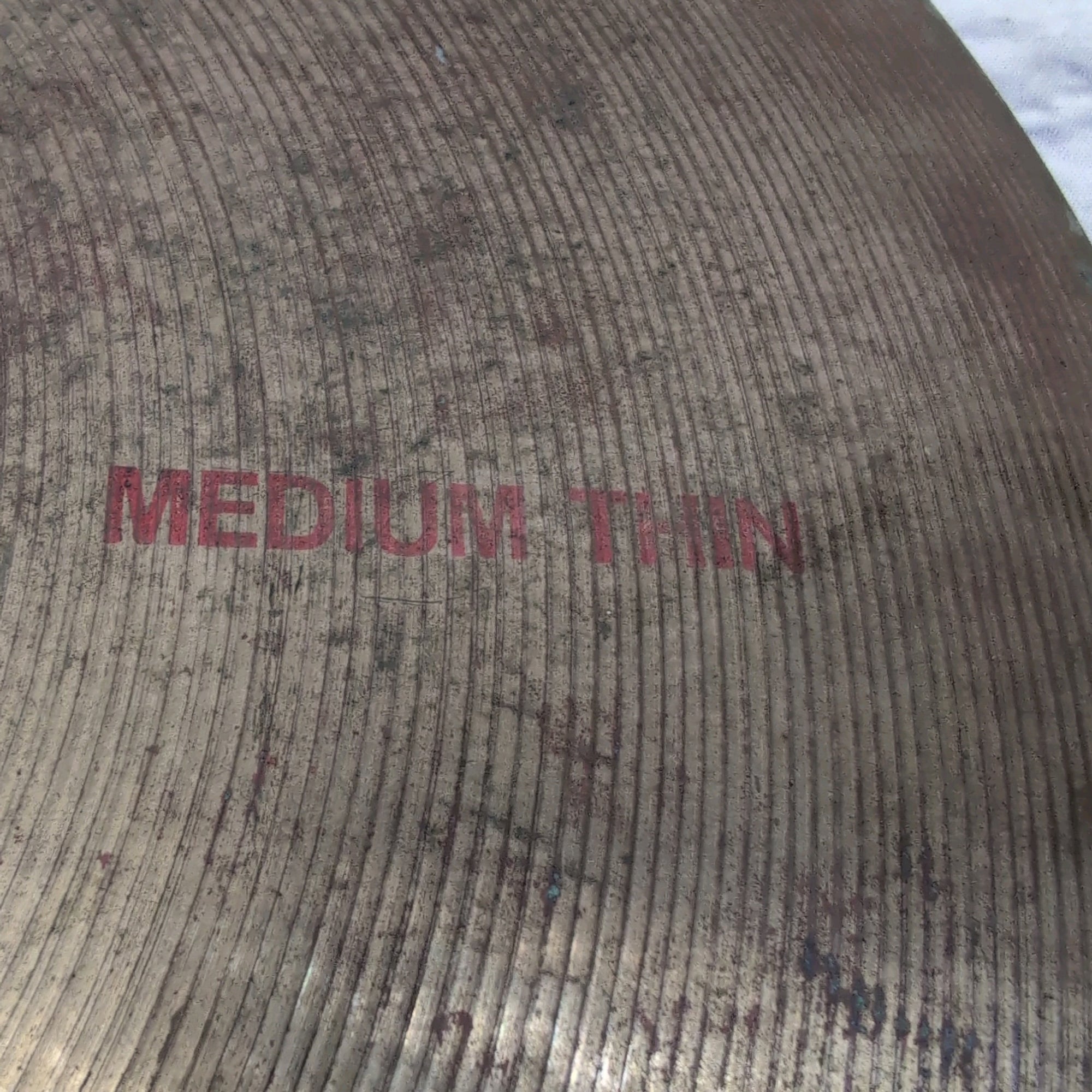 Paiste 18 Medium Thin Cymbal Keyholed