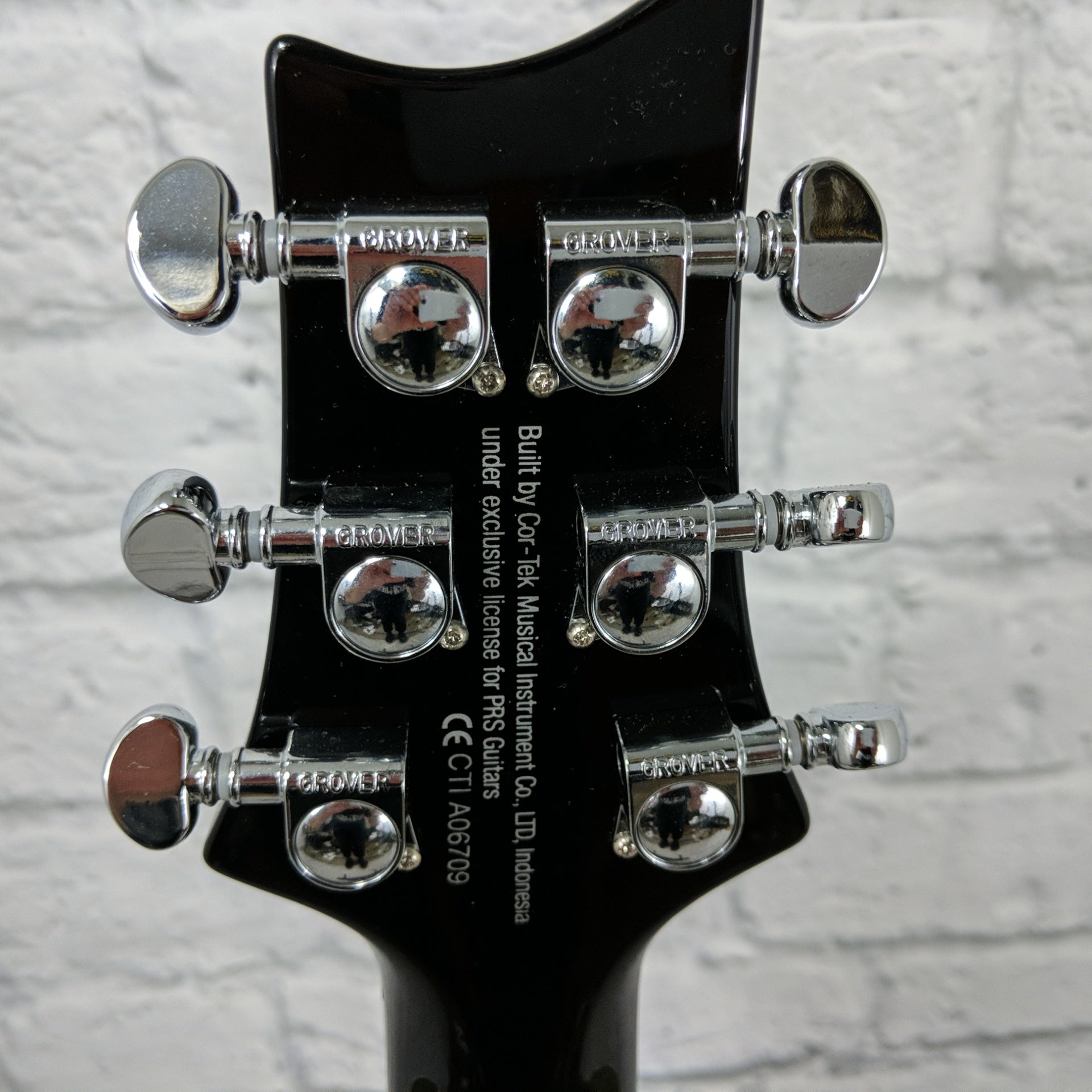 PRS SE Custom Guitar W/ GigBag