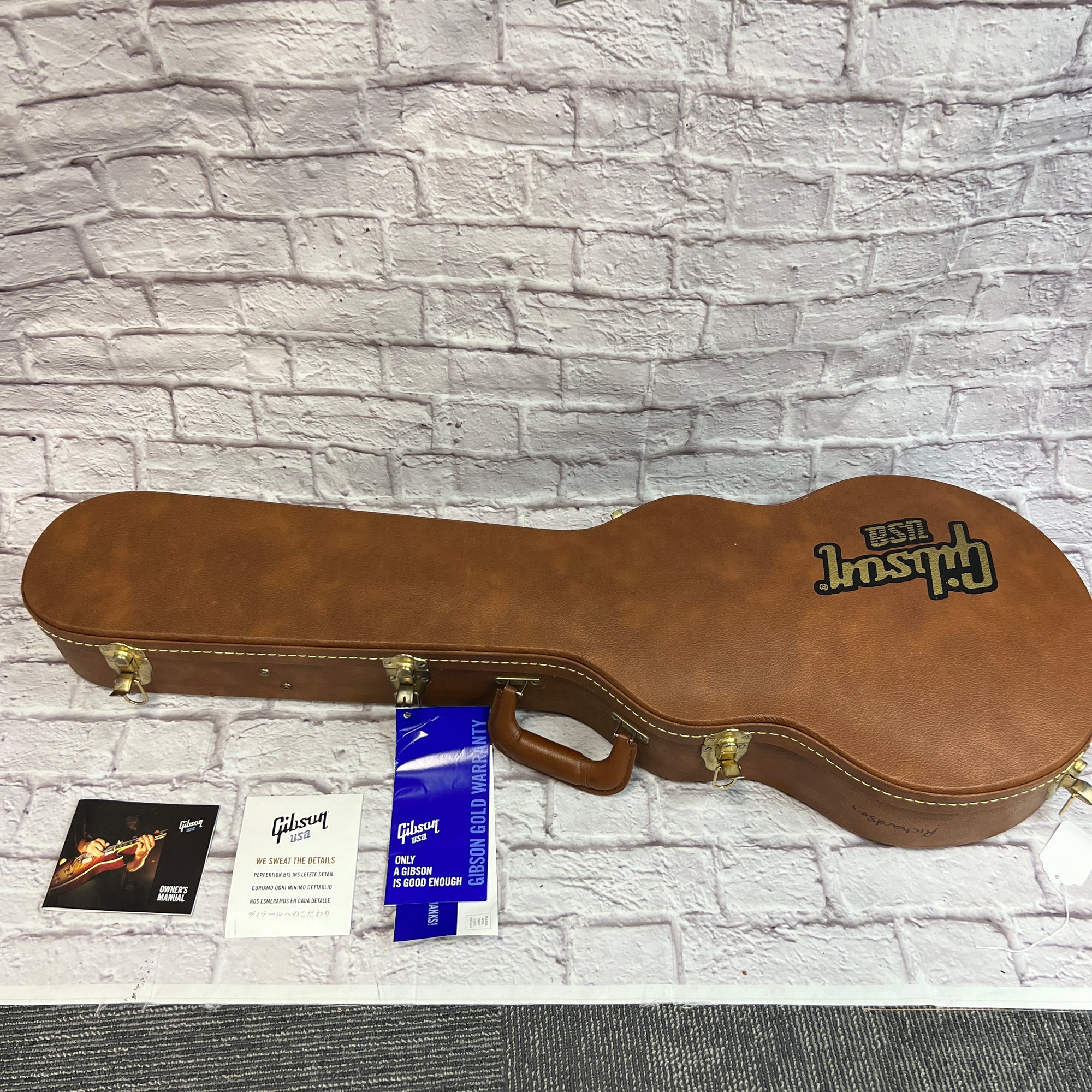 Gibson 2010 50s Tribute Les Paul with Bigsby and Hard Case