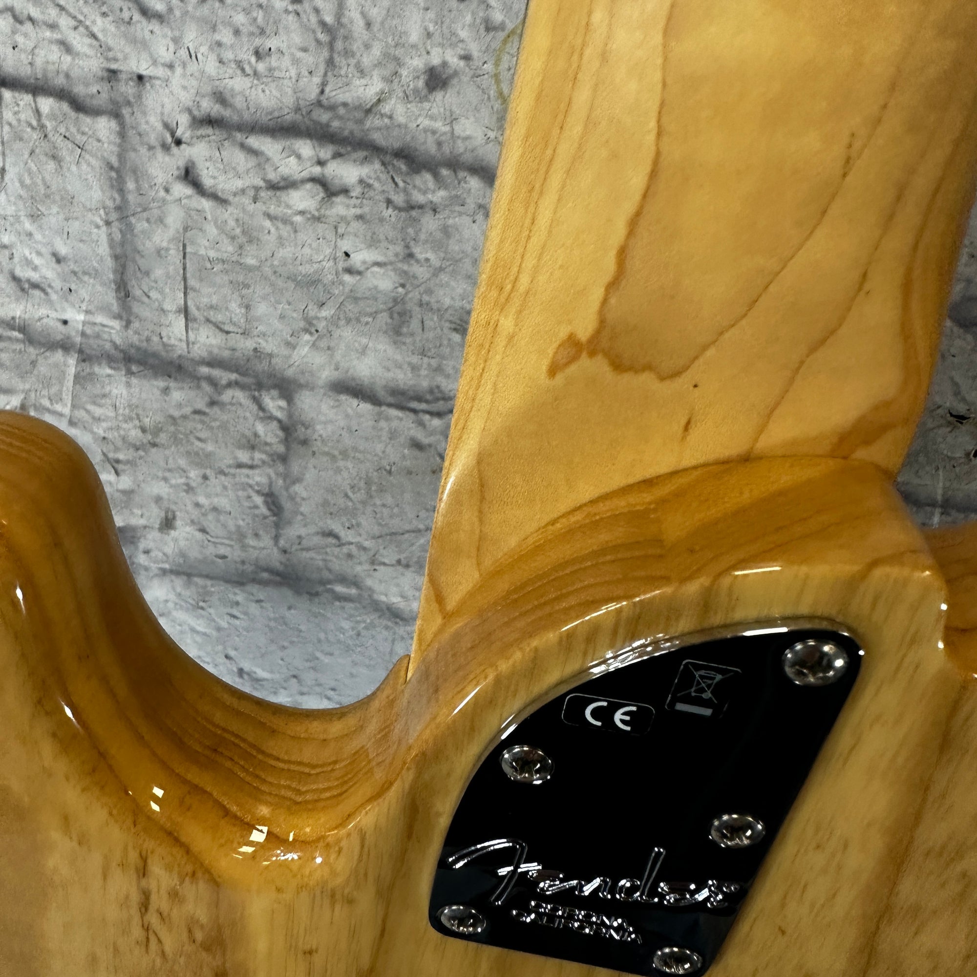 Fender American Elite V Ash 5 String Bass