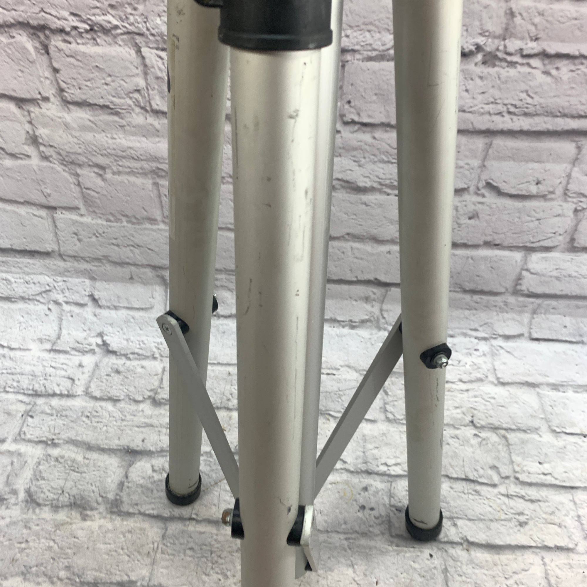 Suspenders by LP Speaker Stand