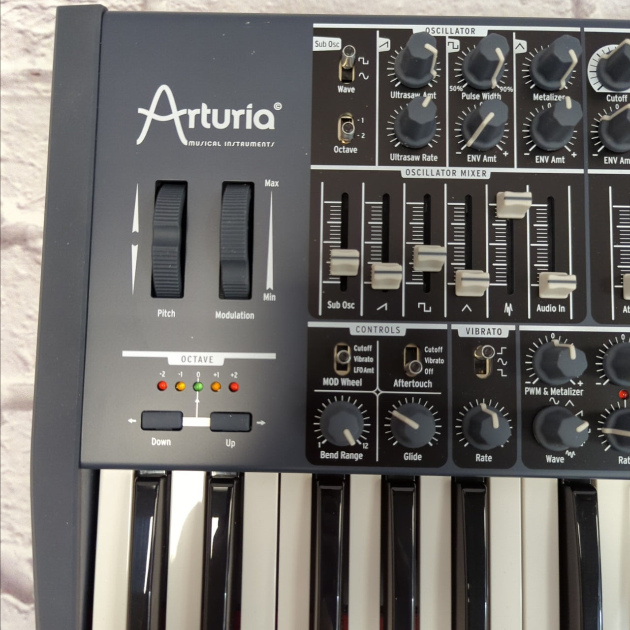 Arturia Mini Brute 25 Key Synthesizer