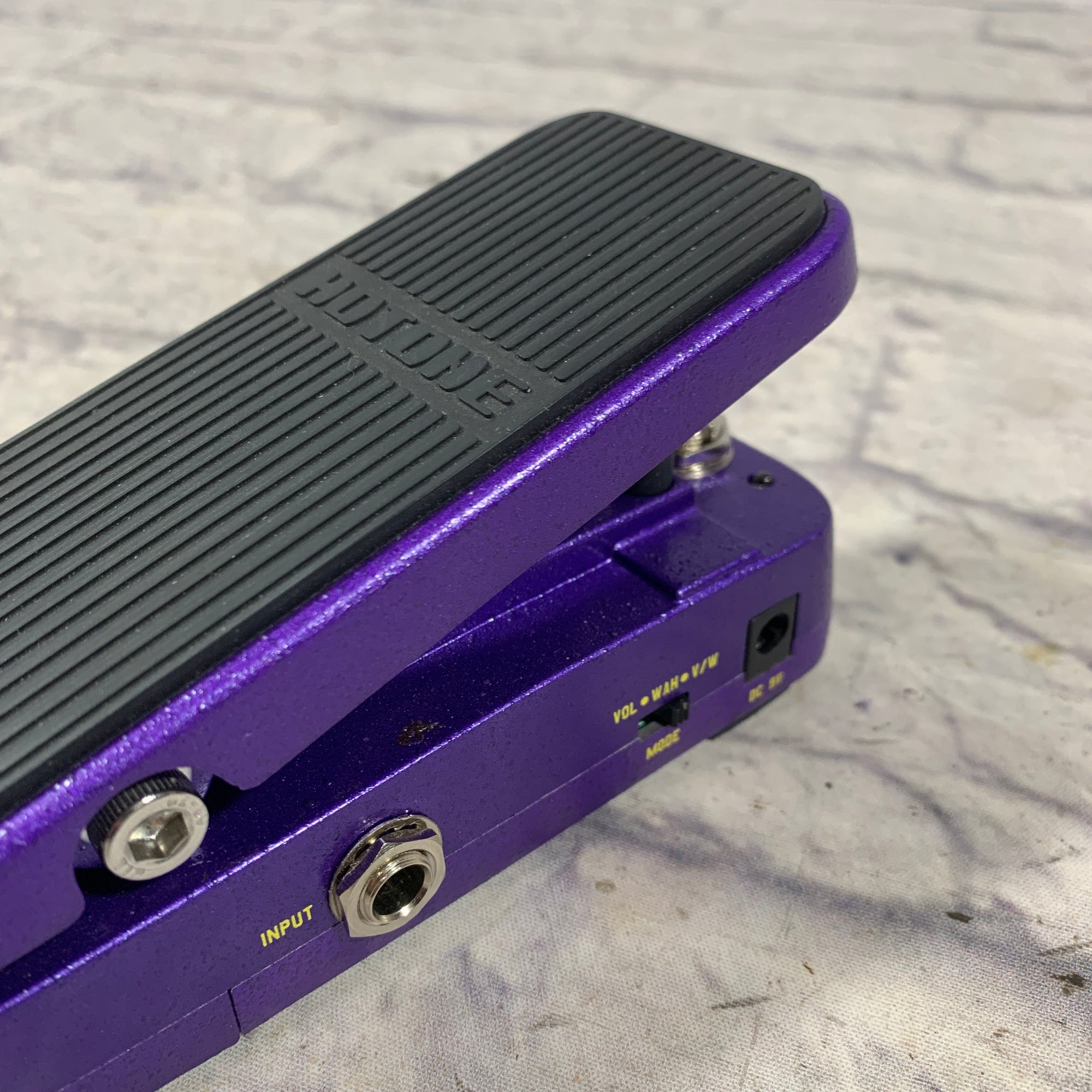 Hotone Vow Press Switchable Volume / Wah Pedal