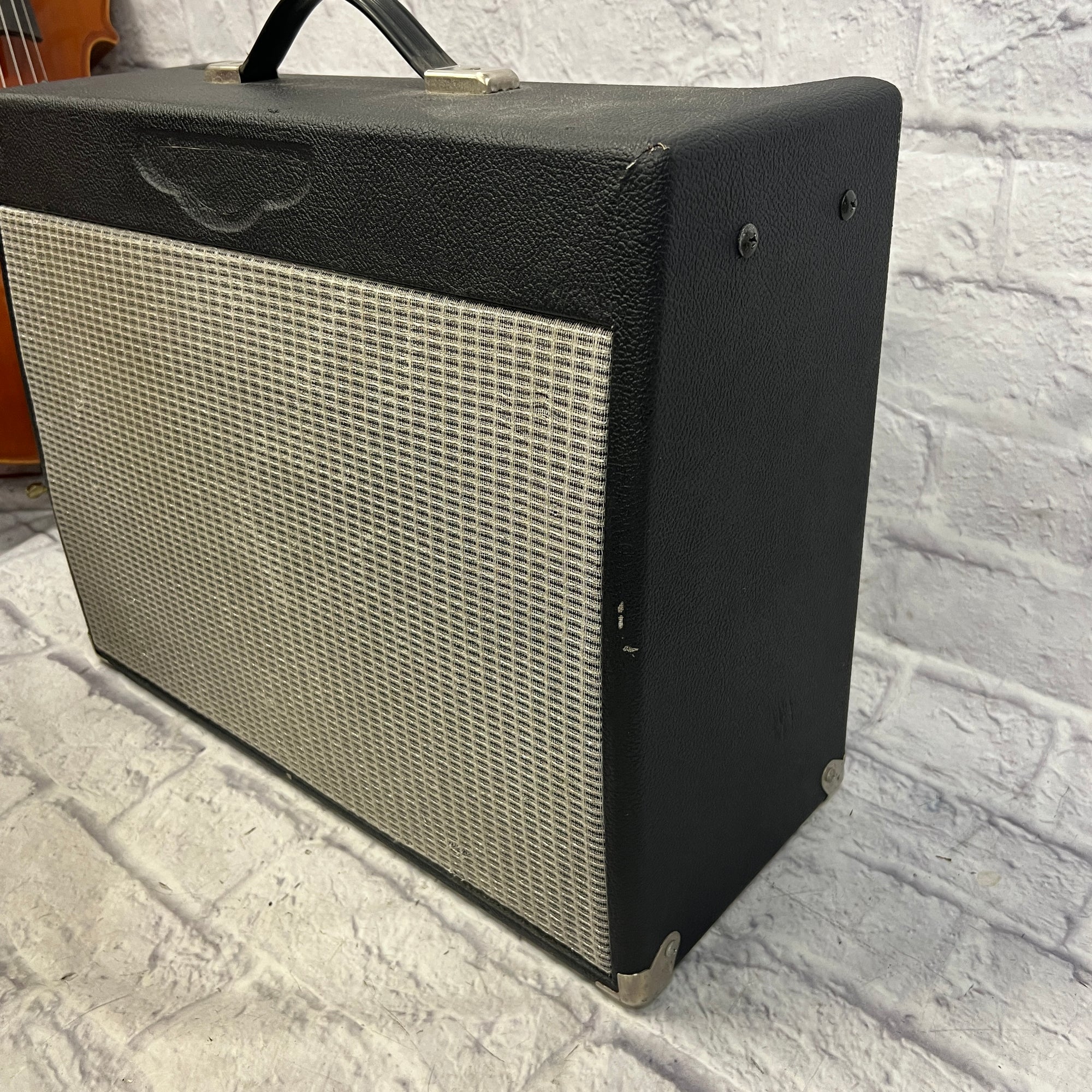 Traynor YCV40 Custom Valve 40 Watt 1x12 Guitar Combo Amp