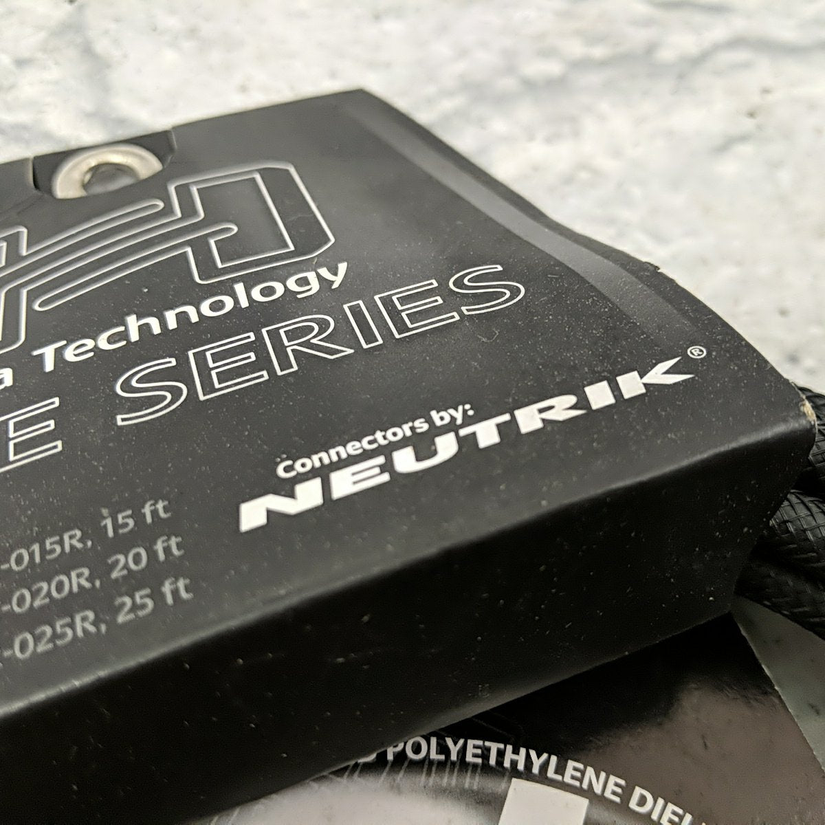 Hosa Elite Series EGTR-015 15 Foot Guitar Cable with Neutrik Connector Ends