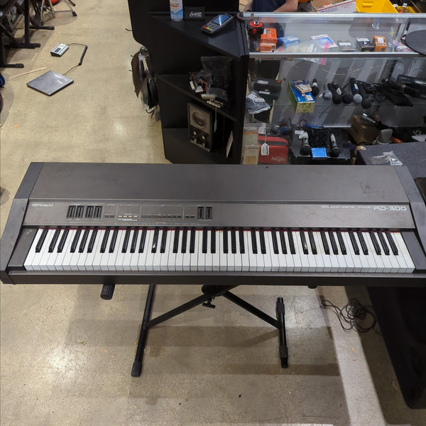 Roland RD300 Digital Piano Evolution Music