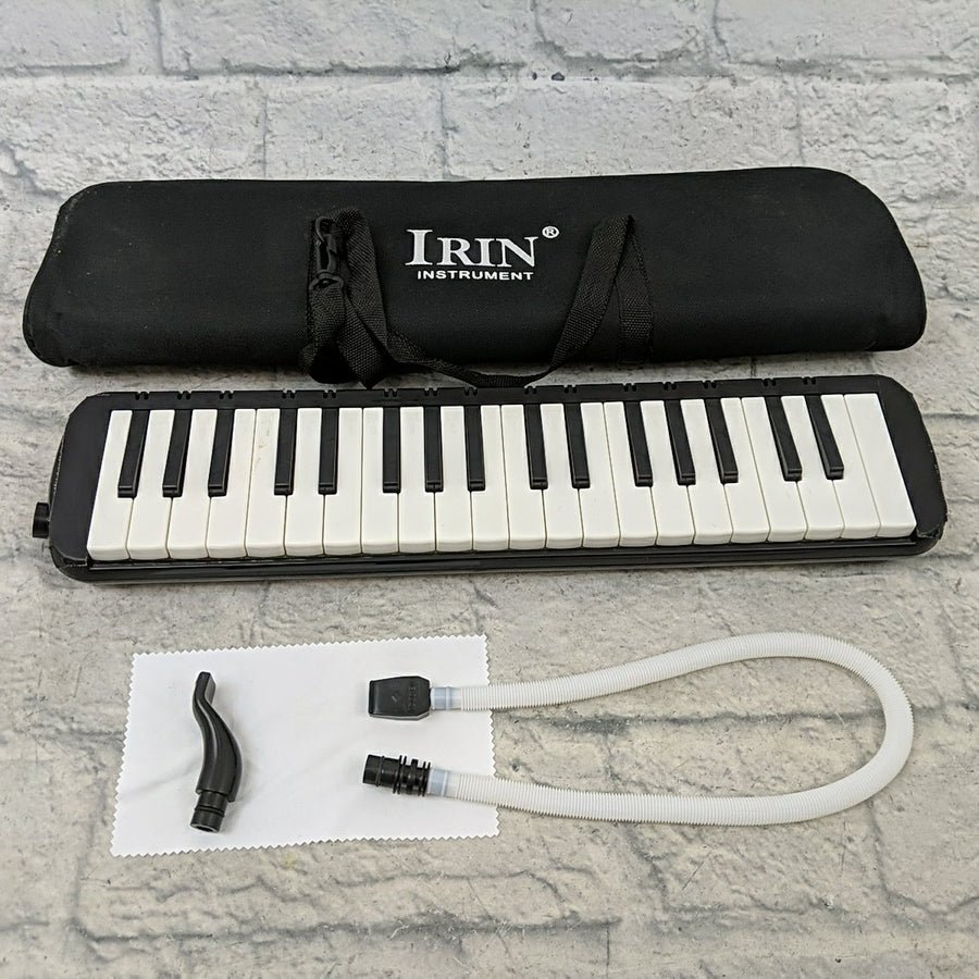 Irin 32 Key Black Medolica Accordion
