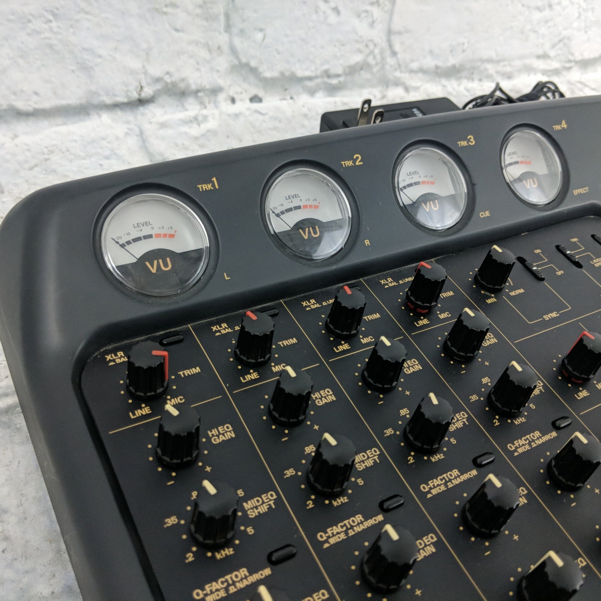 Marantz PMD 740 - 4 Track Professional Cassette Recorder / 6 Channel Mixer