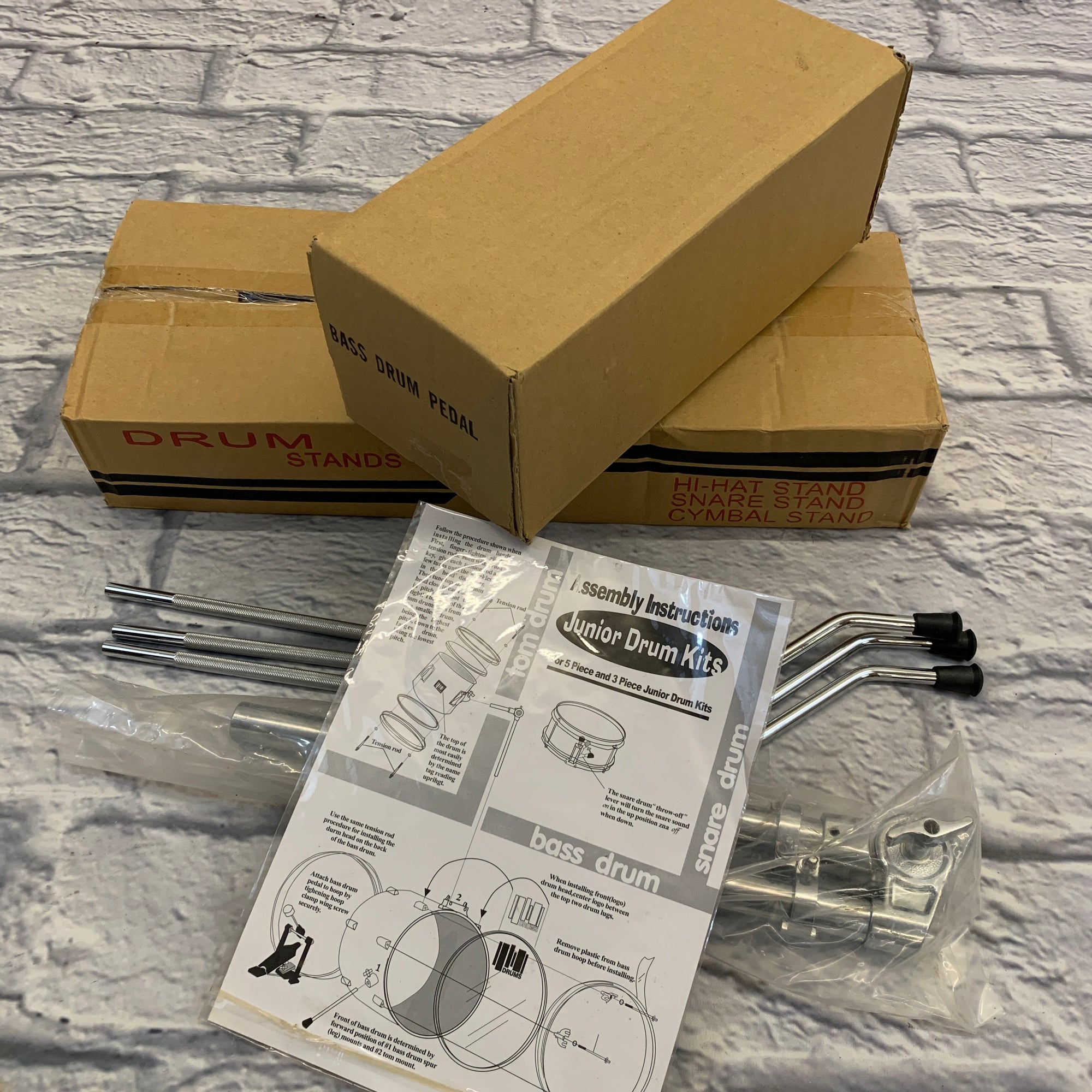 Peace Celebrity 4-Piece Drum Kit w/ Hardware Black