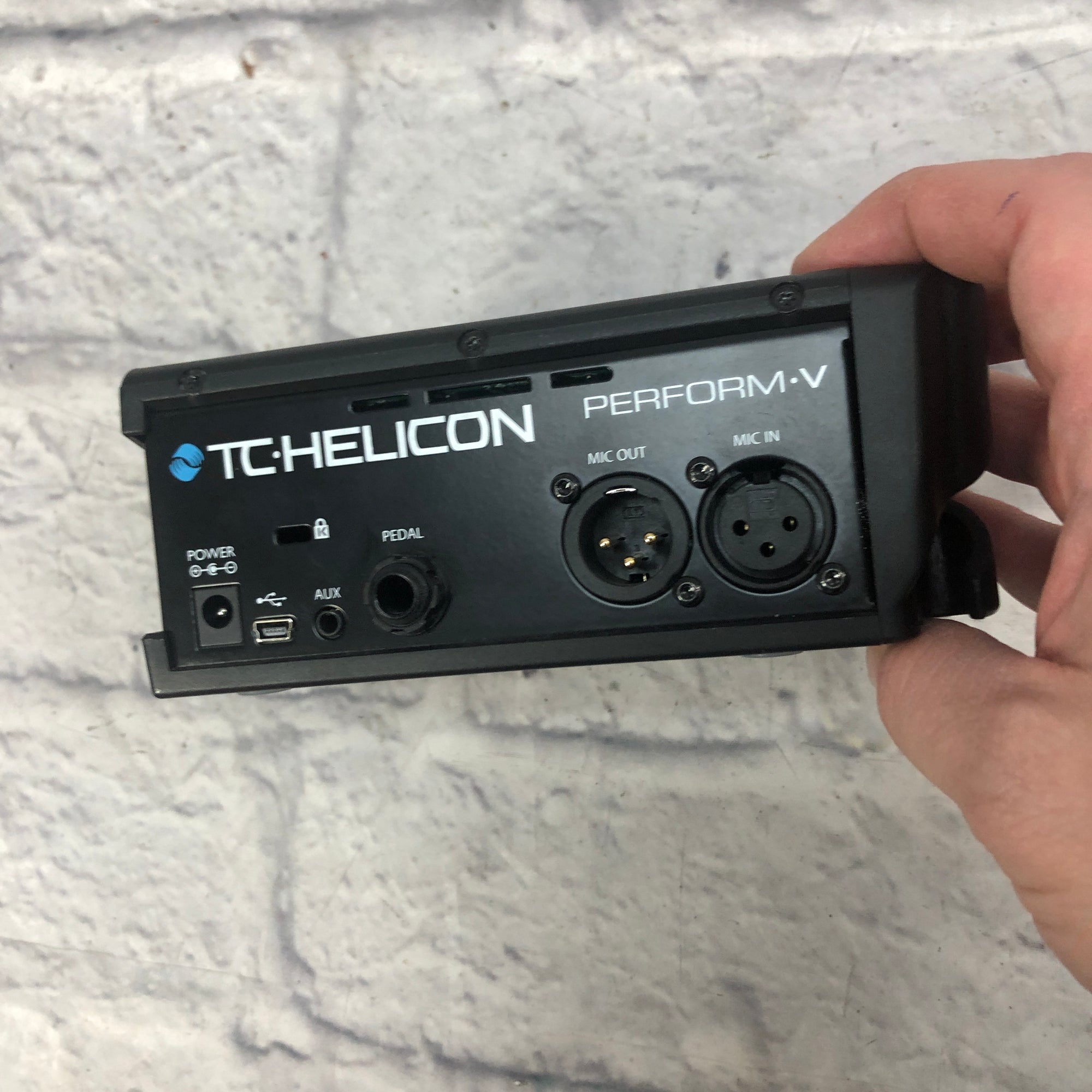 TC Helicon Perform-V Vocal Effects Processor - Evolution Music