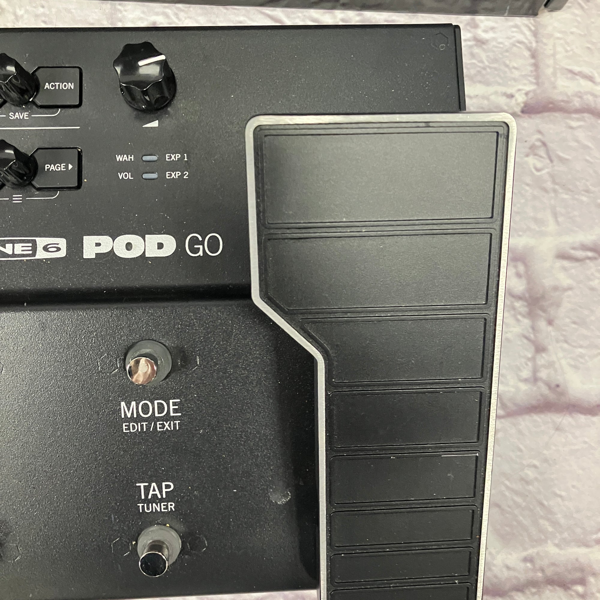 Line 6 Pod Go Multi Effect and Amp Modeler with Power Supply Line 6 Pod Go Multi Effect and Amp Modeler with Power Supply