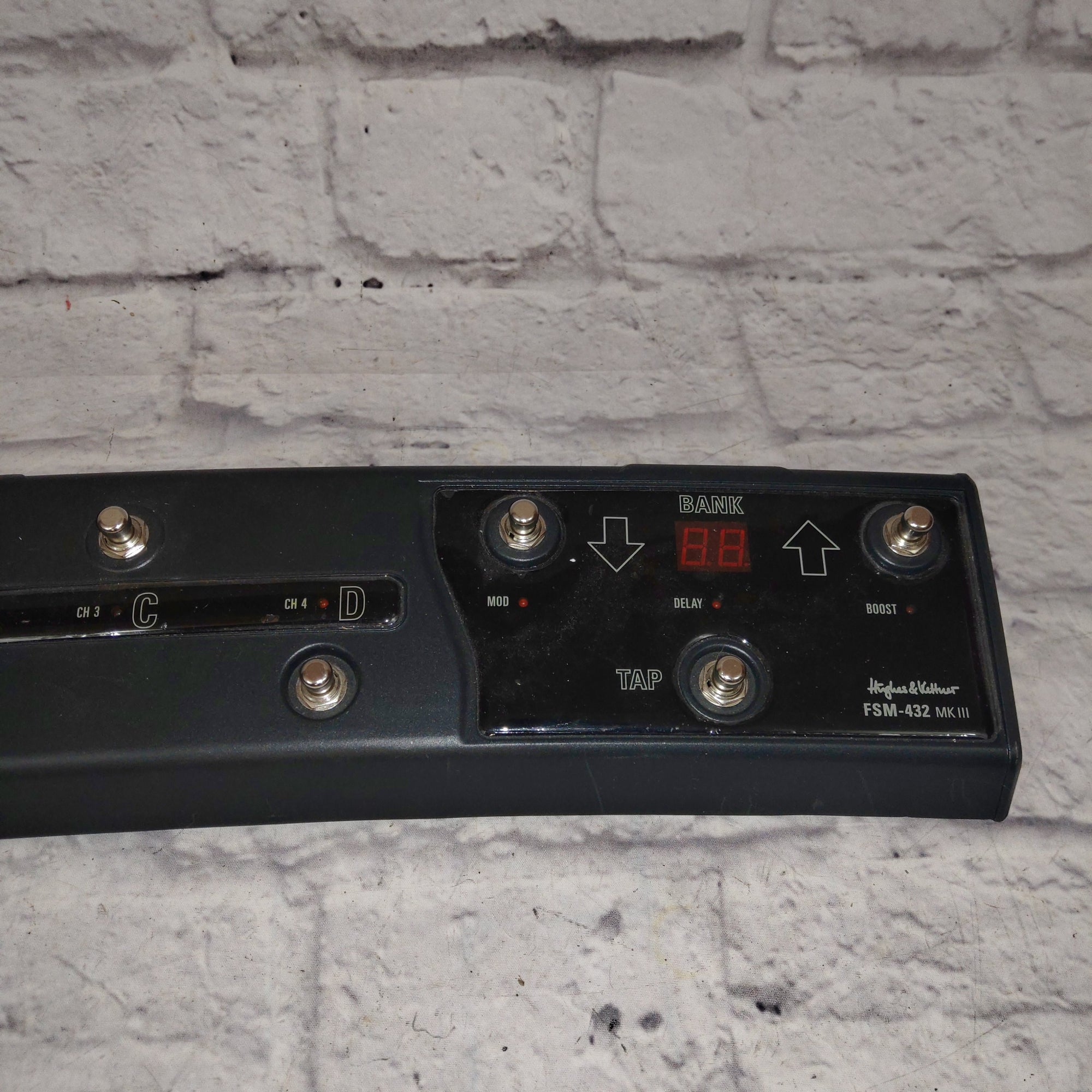 ギター Hughes&Kettner FSM-432MK III Hughes & Kettner FSM-432 MK III Footswitch - Evolution Music