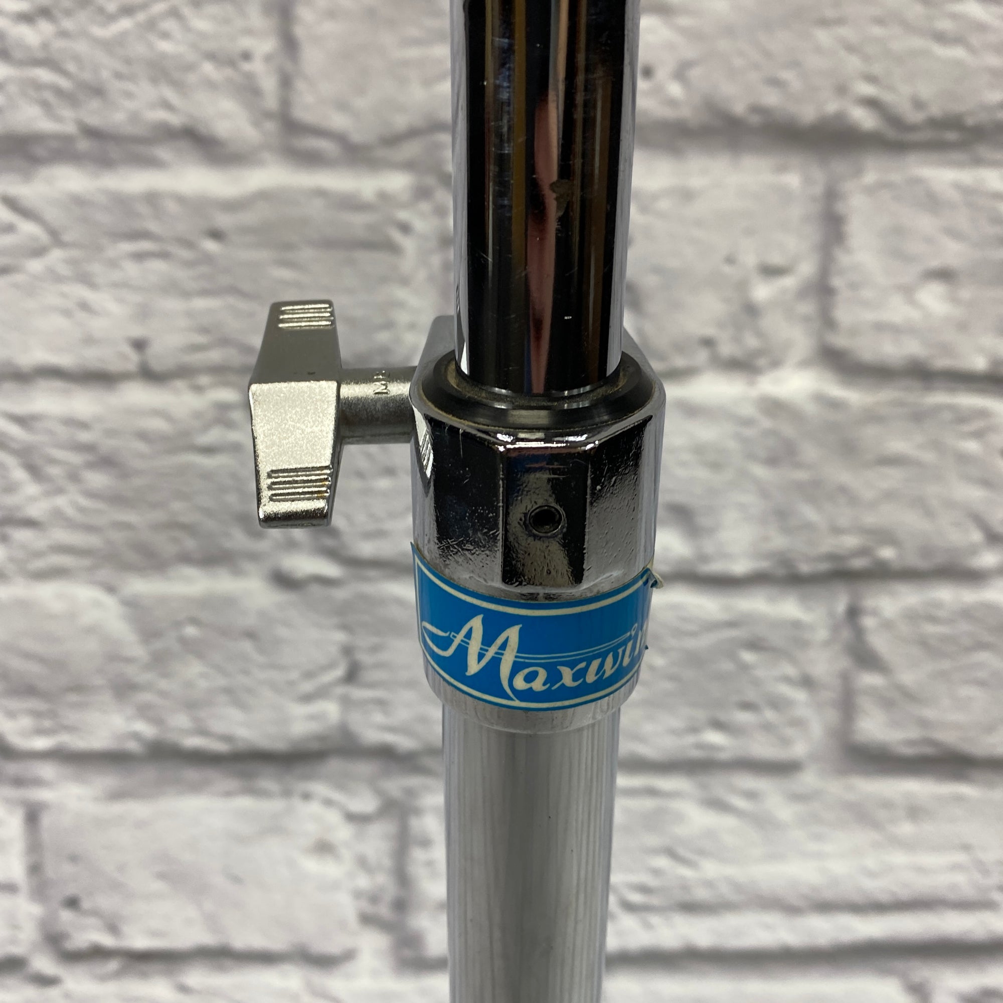 Maxwin Double-Braced Straight Stand