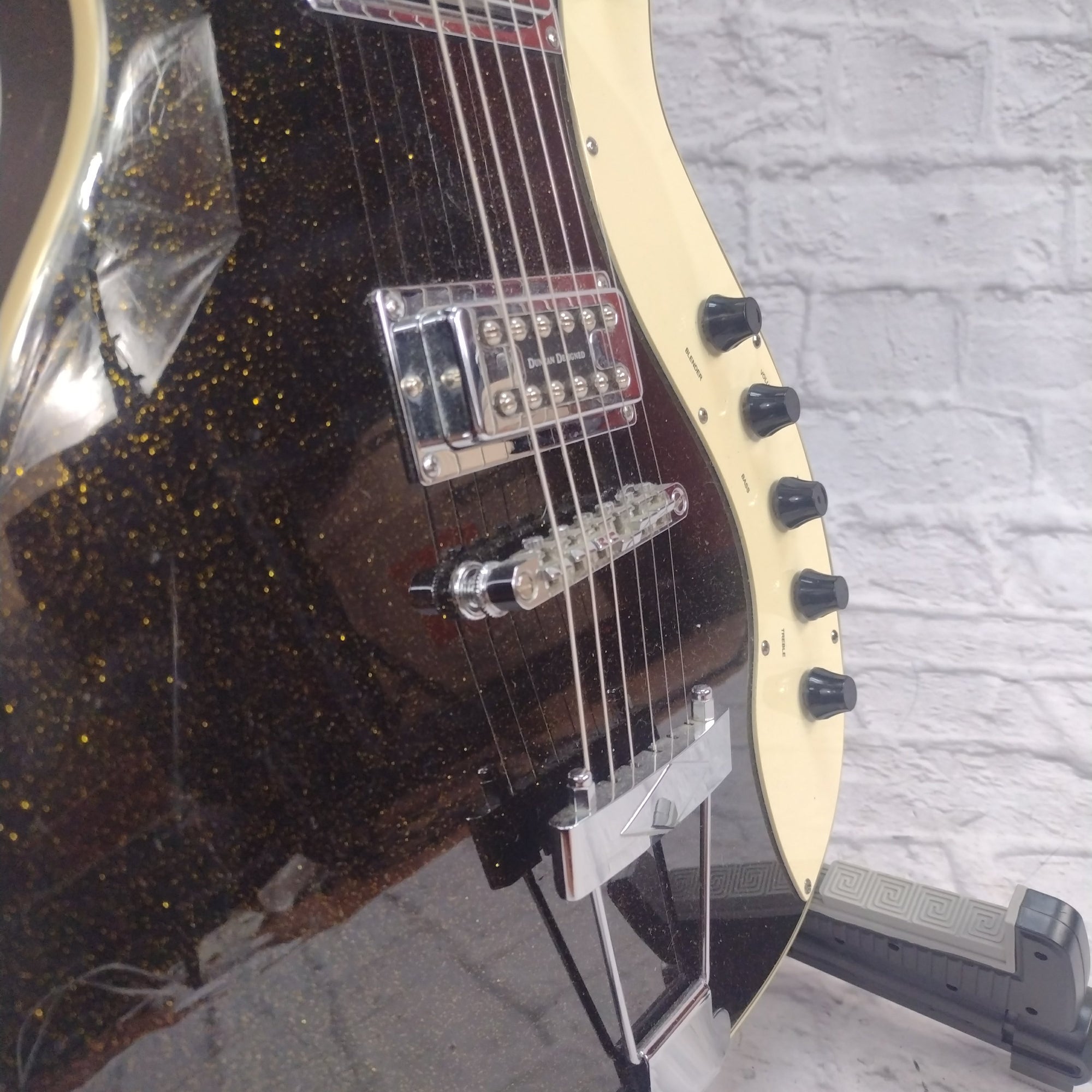 Silvertone Jupiter 1423 Reissue Black Electric Guitar