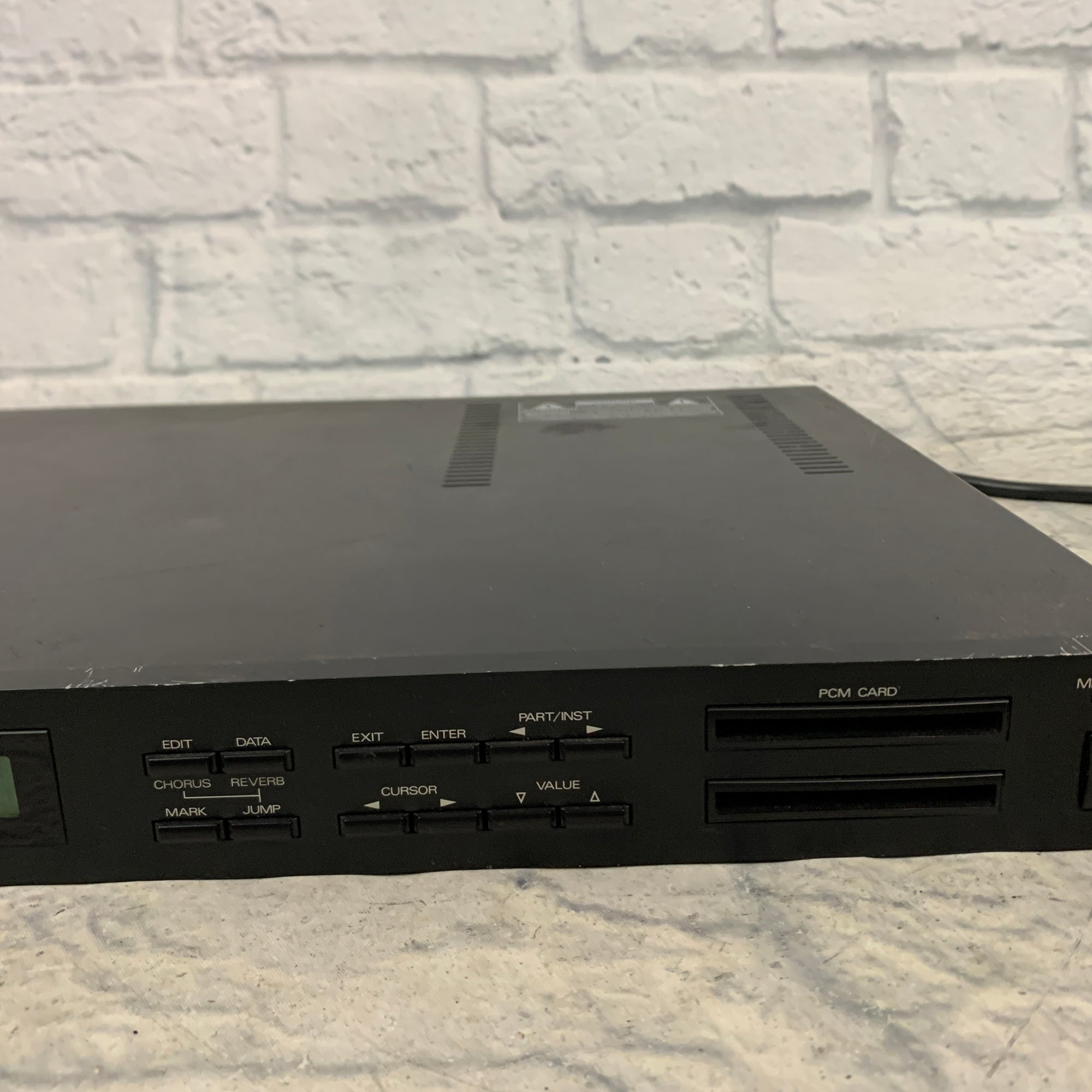 Roland U-220 RS PCM Sound Module Rackmount Synth