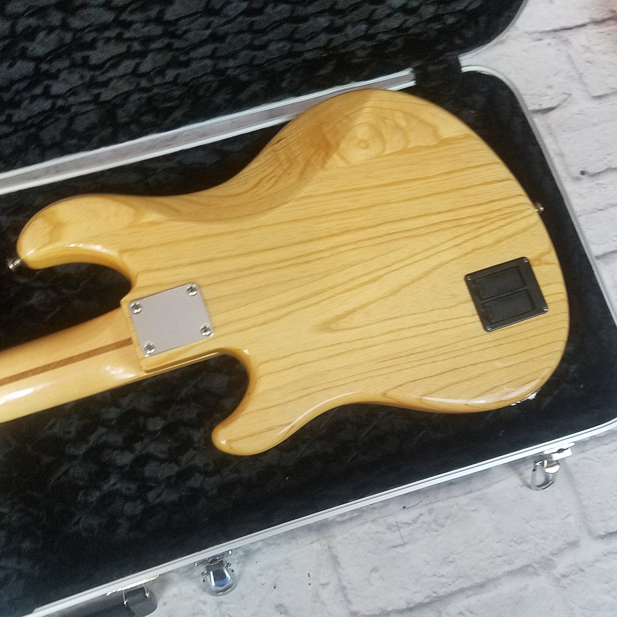 Fender MIM Dimension 5 String Bass With Gotoh Tuners and Bartolini 18v Active Preamp